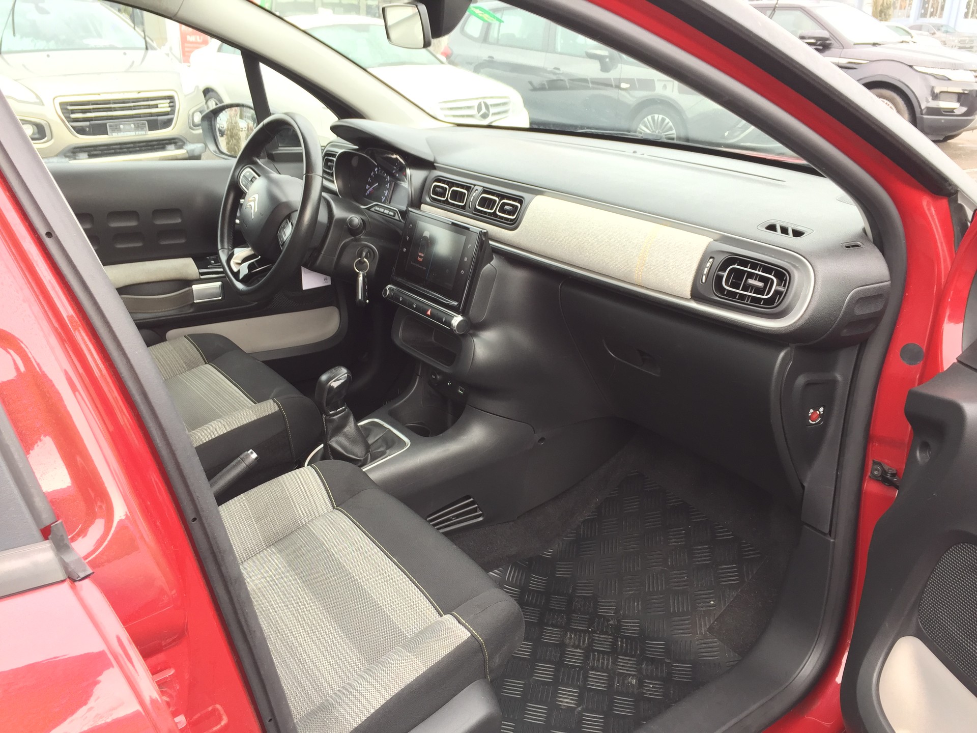 CITROEN C3 1.2i PureTech Feel-image-9