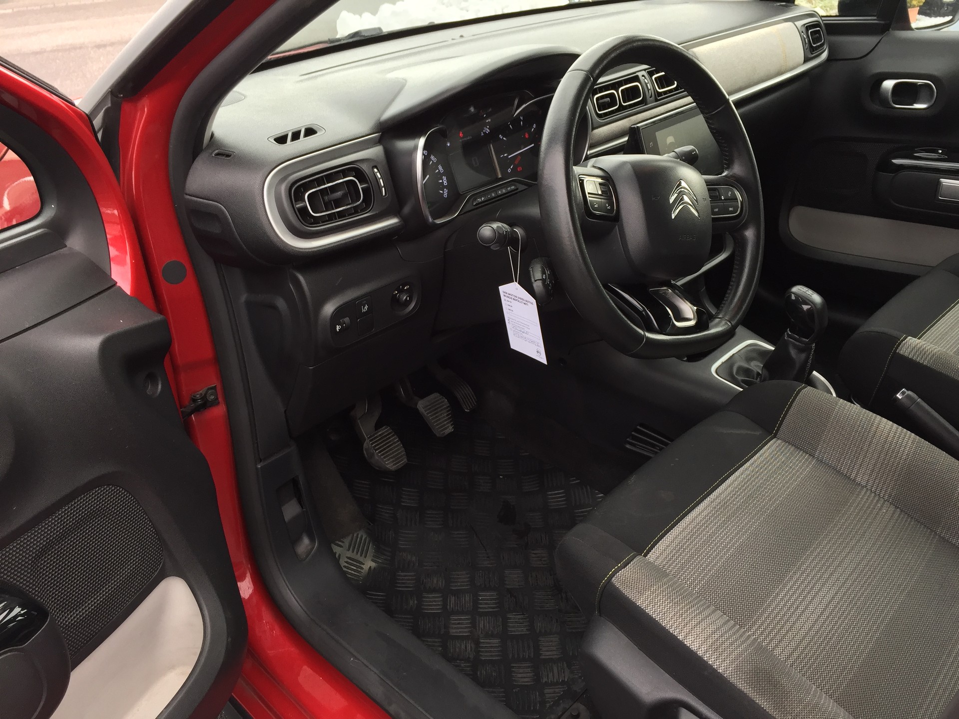 CITROEN C3 1.2i PureTech Feel-image-10
