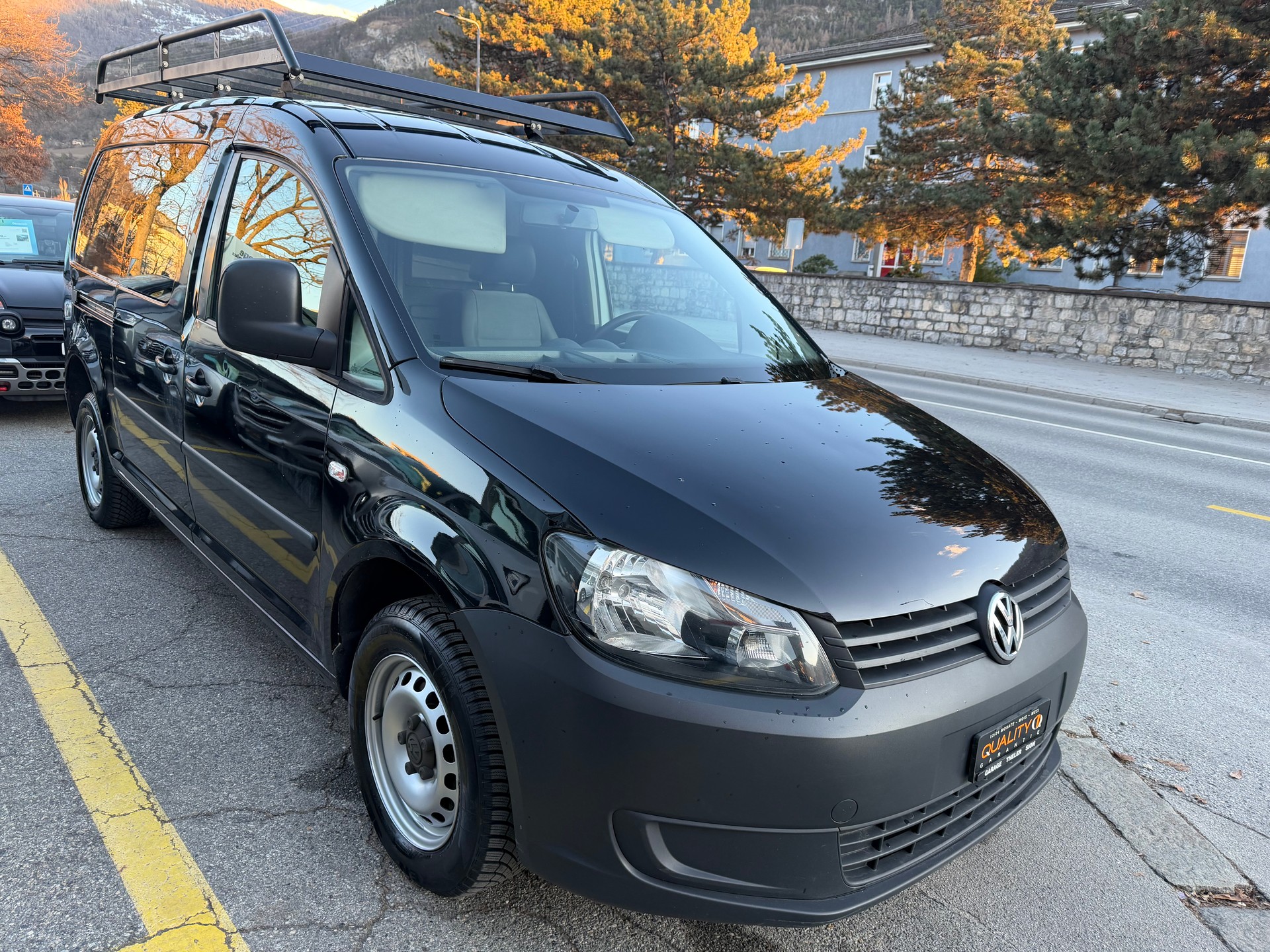 VW Caddy Maxi 2.0 TDI 4Motion-image-2