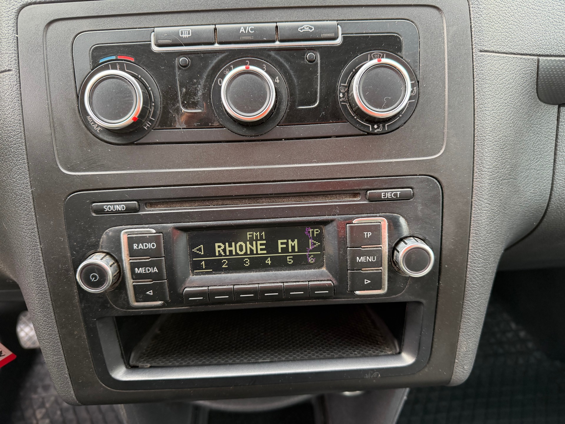 VW Caddy Maxi 2.0 TDI 4Motion-image-12