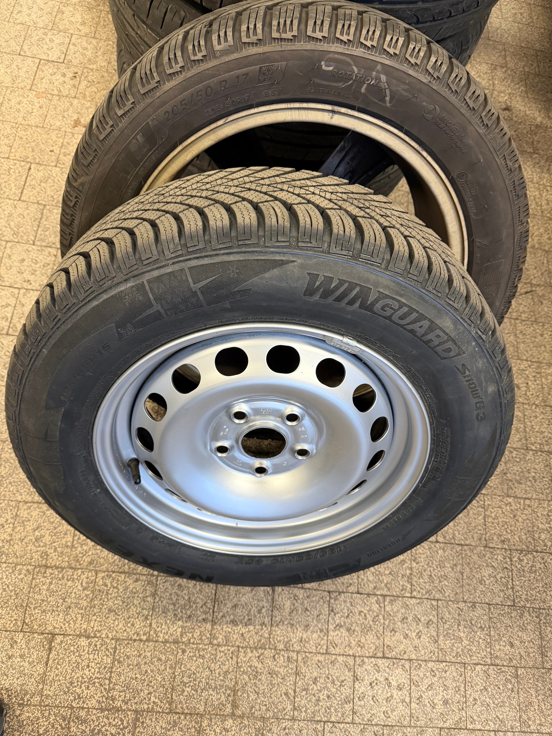 VW Caddy Maxi 2.0 TDI 4Motion-image-19