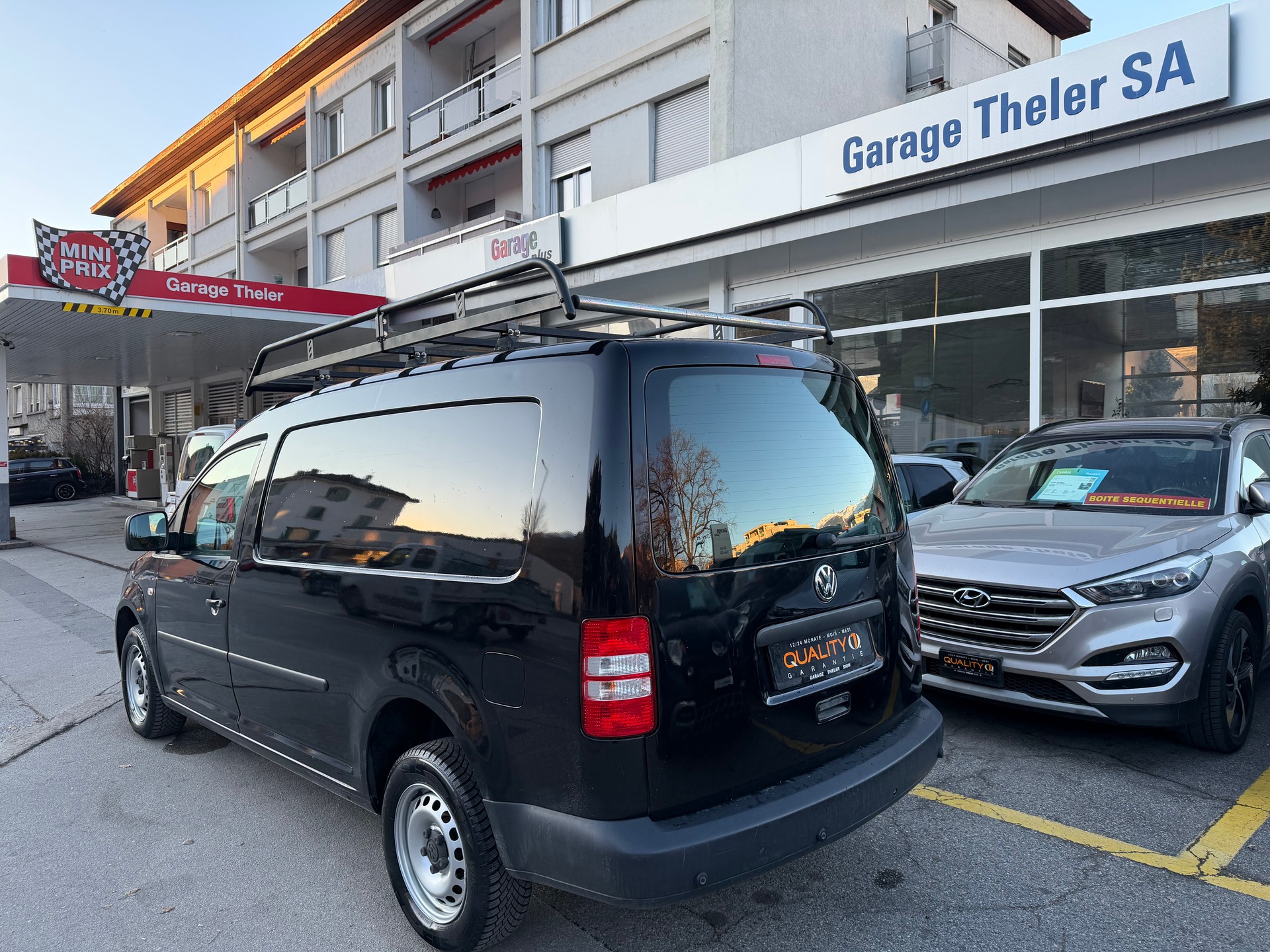 VW Caddy Maxi 2.0 TDI 4Motion-image-1
