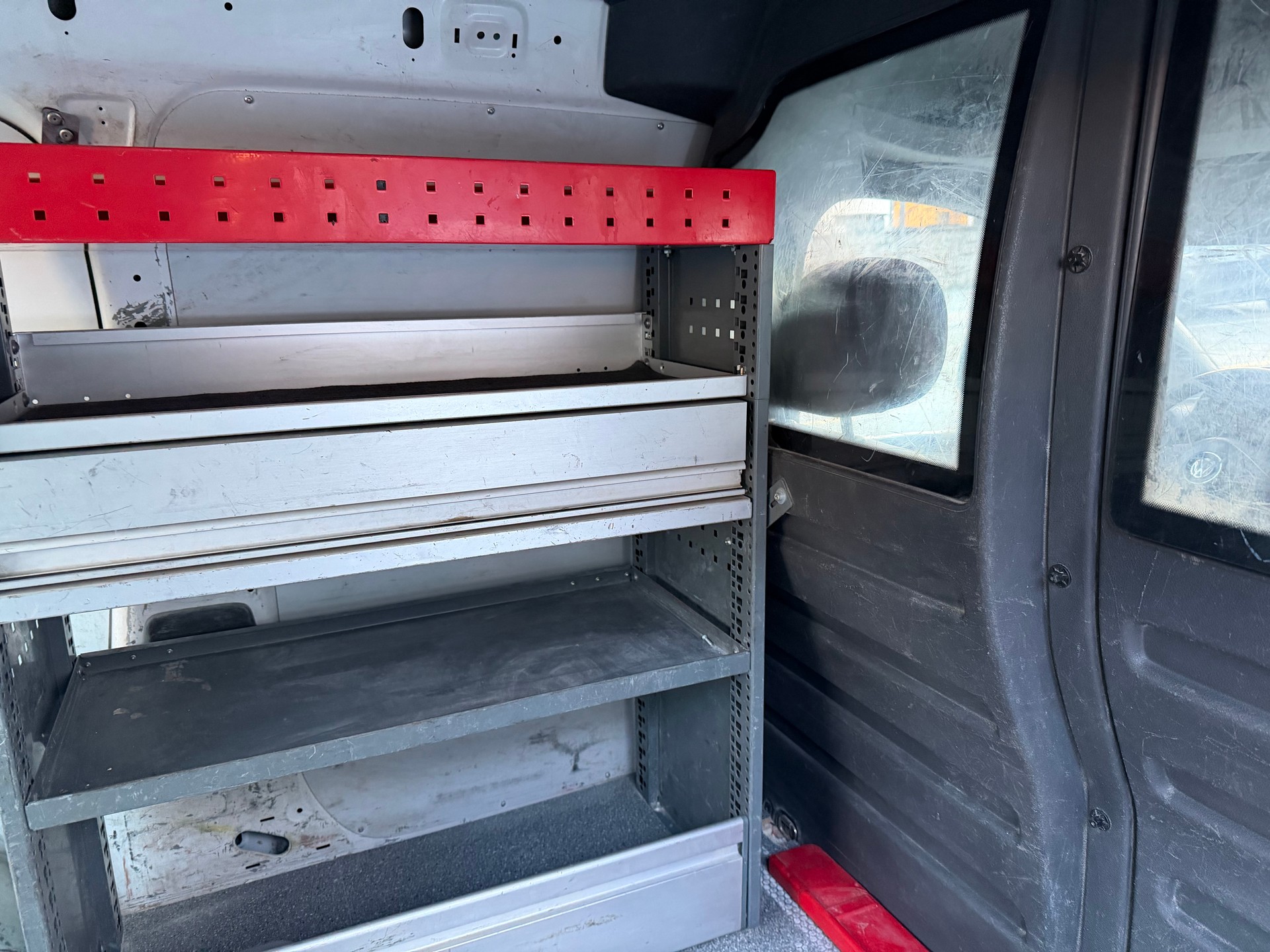 VW Caddy Maxi 2.0 TDI 4Motion-image-15