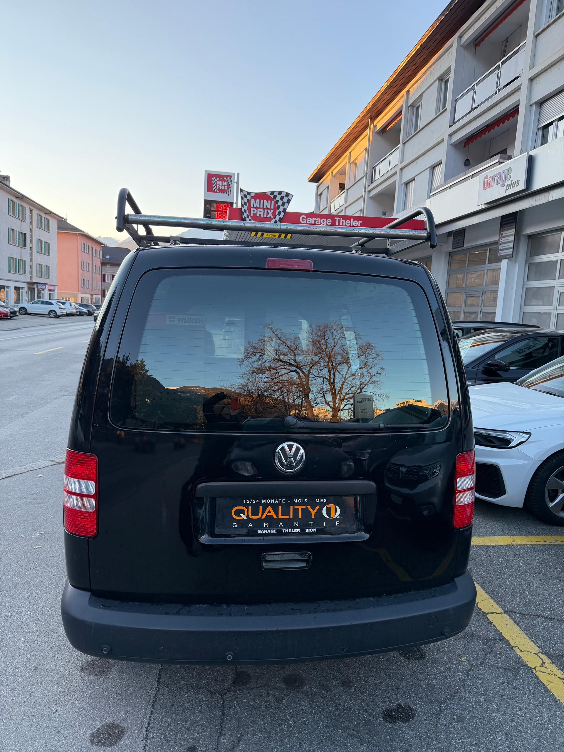 VW Caddy Maxi 2.0 TDI 4Motion-image-3