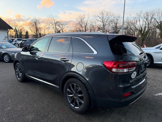 KIA Sorento 2.2 CRDi Style 7P-image-3