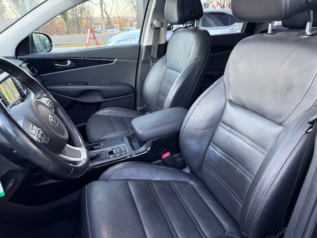 KIA Sorento 2.2 CRDi Style 7P-image-5