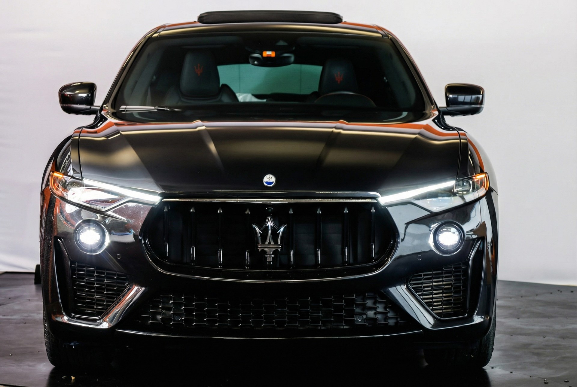 MASERATI Levante 3.0 V6 Modena Ultima 430cv-showroom-element-2