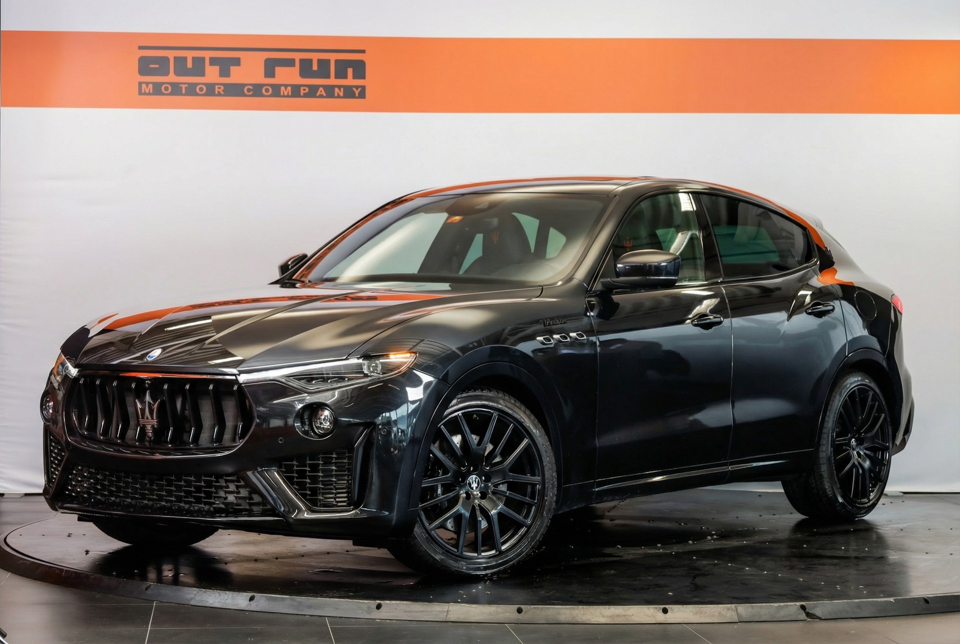 MASERATI Levante 3.0 V6 Modena Ultima 430cv-showroom-element-1