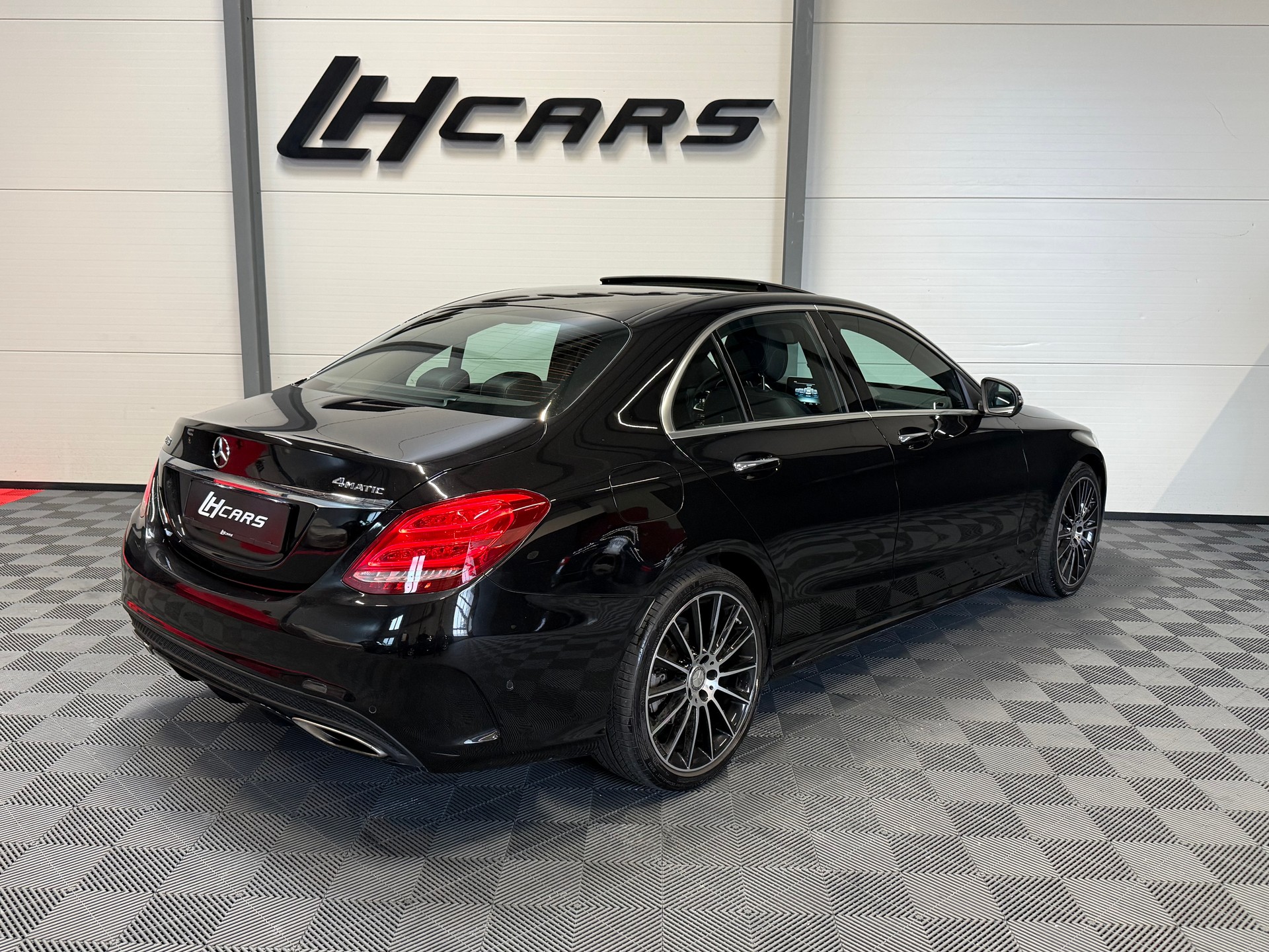 MERCEDES-BENZ C 400 AMG Line 4matic-image-3