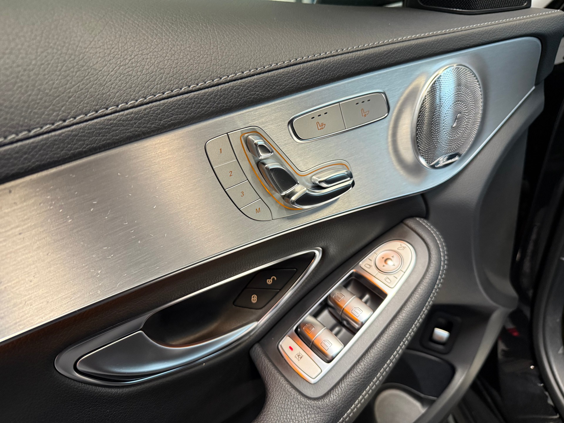 MERCEDES-BENZ C 400 AMG Line 4matic-image-12