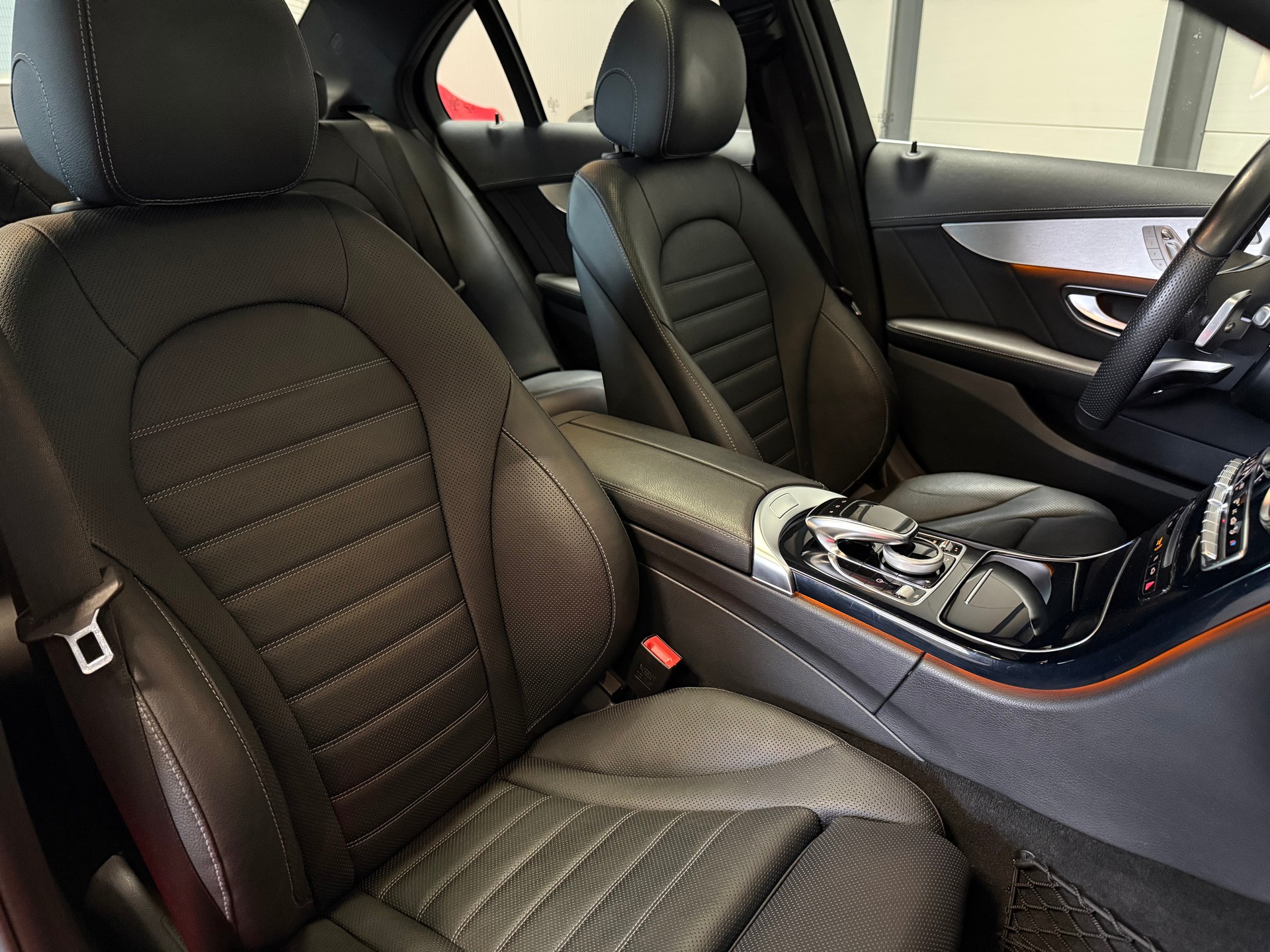 MERCEDES-BENZ C 400 AMG Line 4matic-image-9