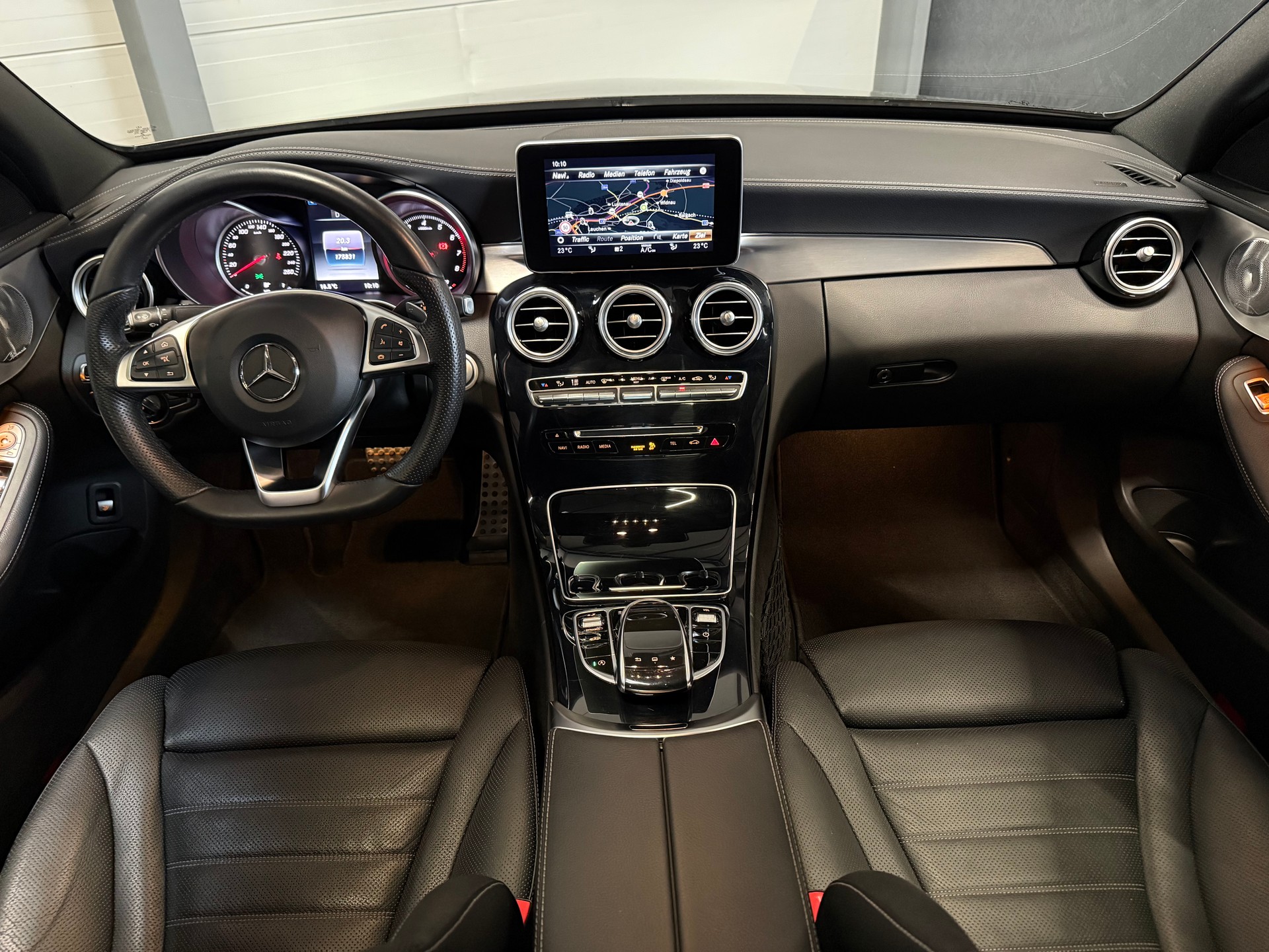 MERCEDES-BENZ C 400 AMG Line 4matic-image-7