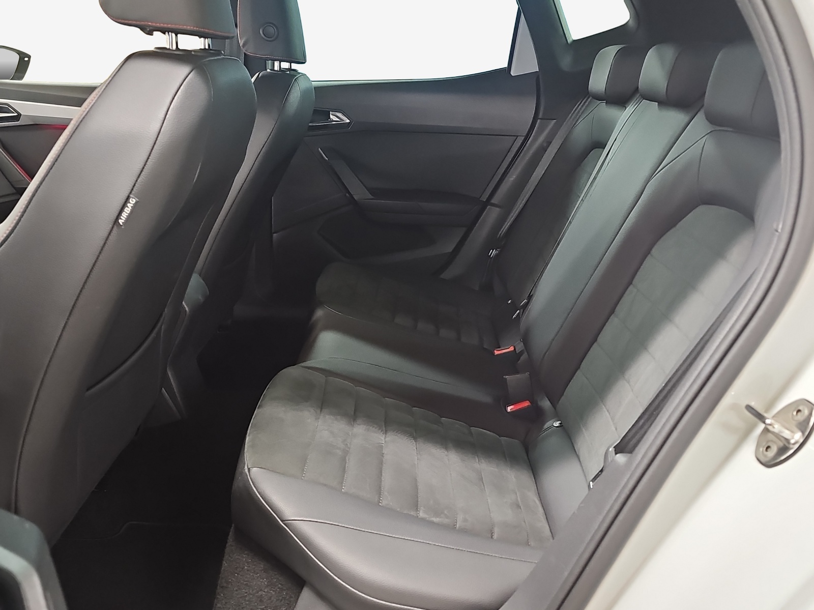 SEAT Arona 1.0 TGI CNG FR-image-11