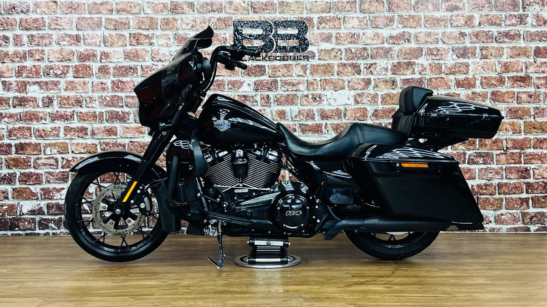 HARLEY-DAVIDSON FLHXS Street Glide Special Black Finish 114-image-5