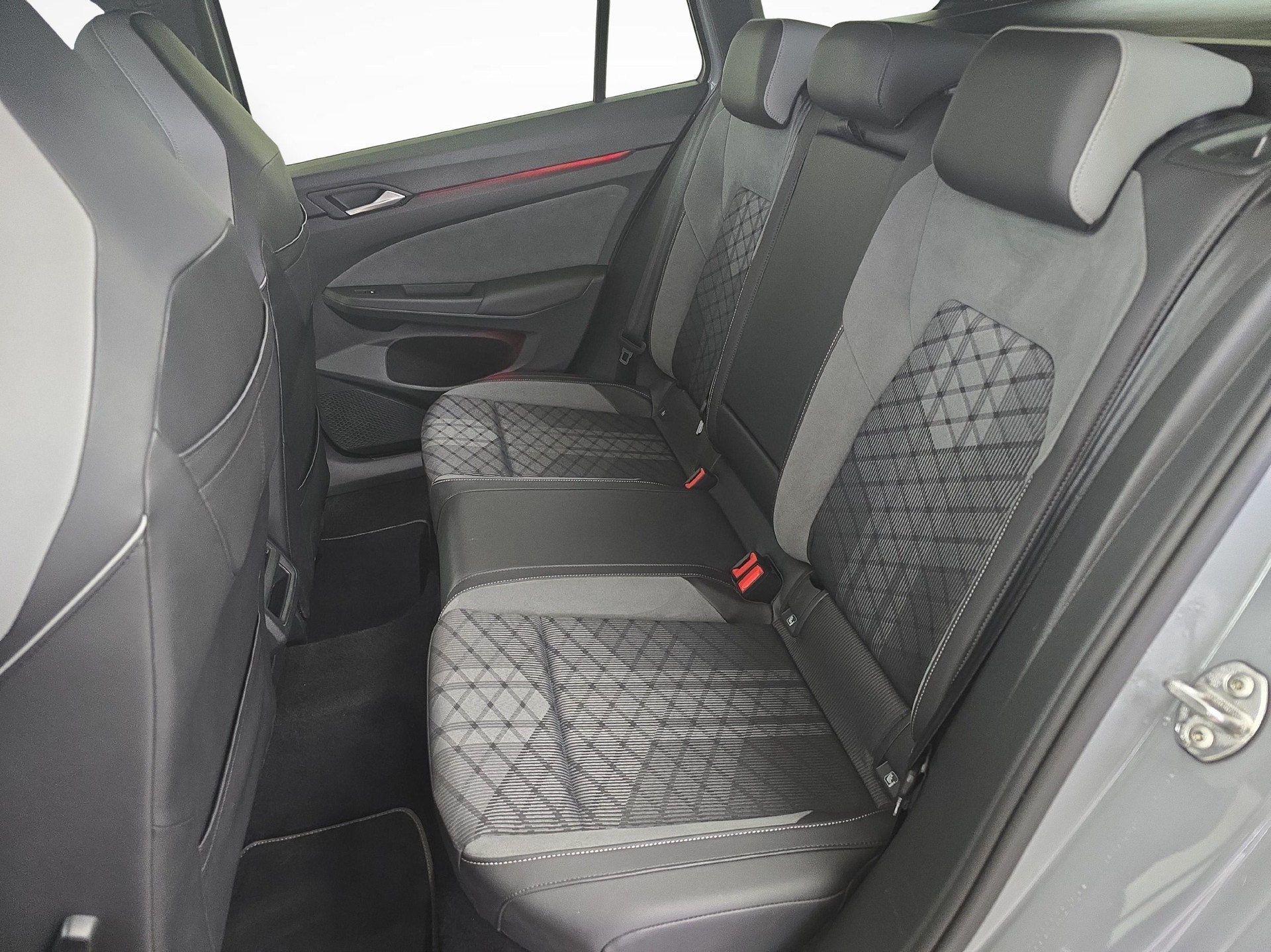 VW Golf VIII Variant 2.0 TSI R-Line DSG 4motion / Jetzt mit attraktivem 1.99% Leasing-image-10