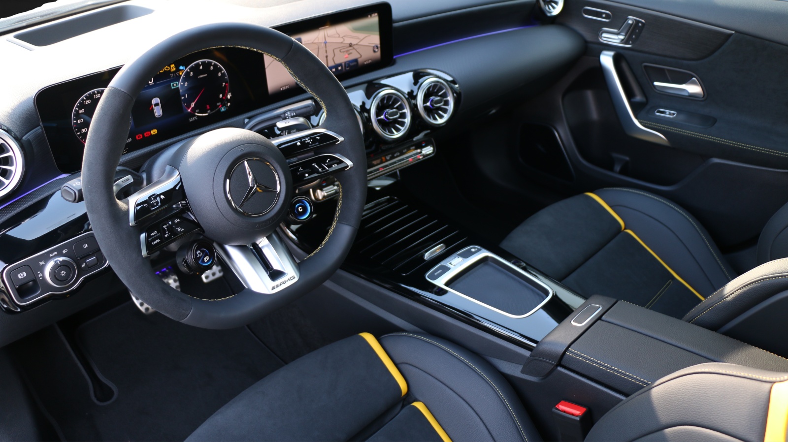 MERCEDES-BENZ A AMG 45 S 4Matic 8G-DCT-image-4