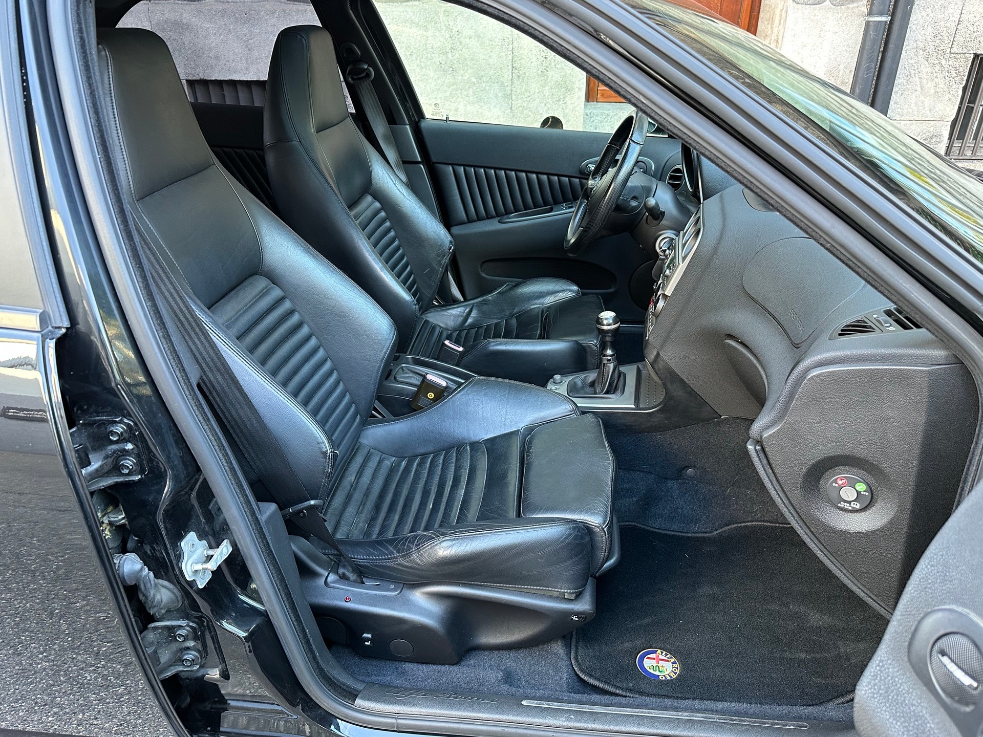 ALFA ROMEO 156 3.2 V6 GTA-image-7
