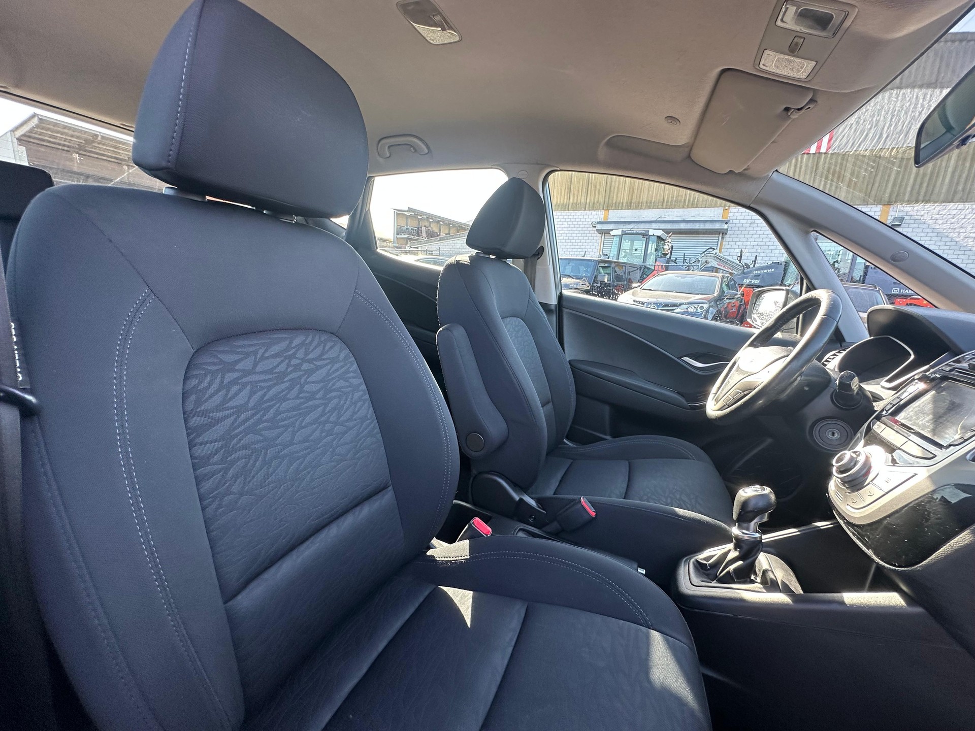 HYUNDAI iX20 1.6 Premium-image-7