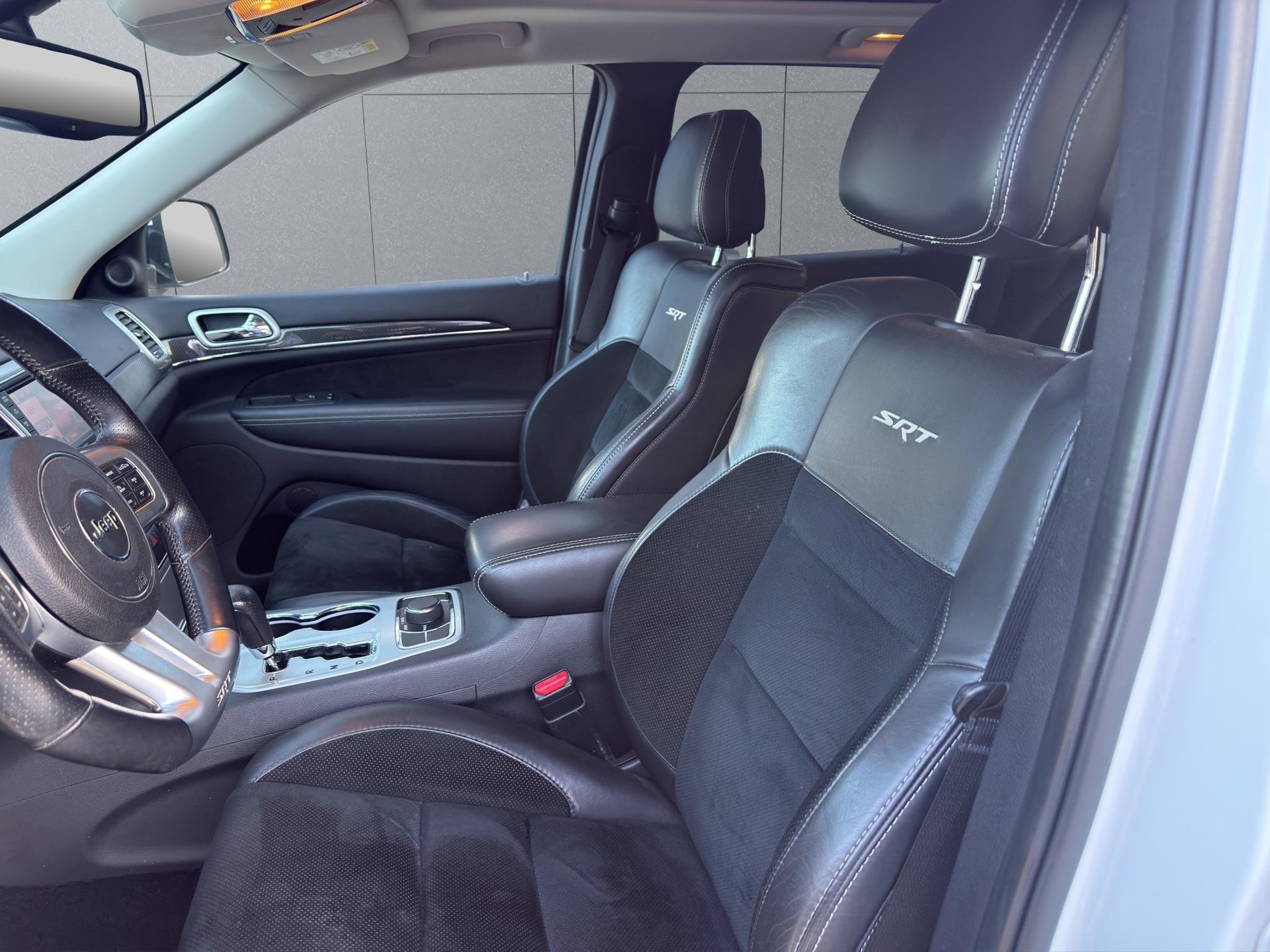 JEEP Grand Cherokee 6.4 V8 HEMI SRT8-image-8