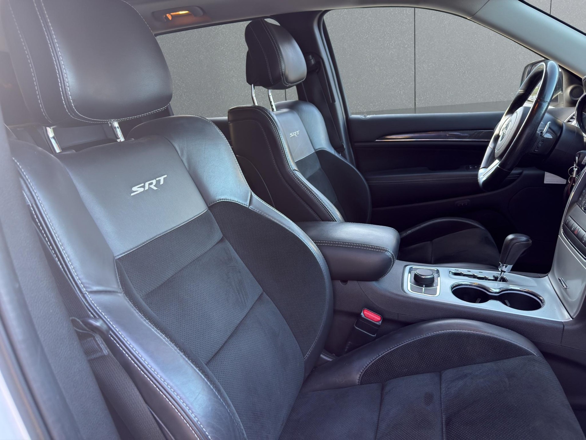 JEEP Grand Cherokee 6.4 V8 HEMI SRT8-image-12