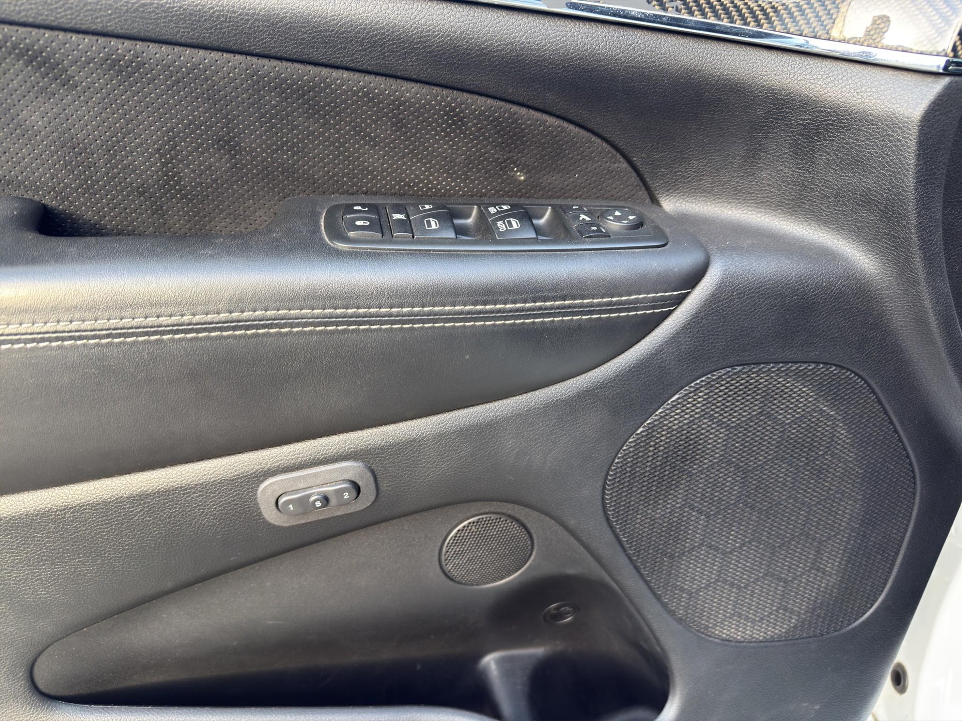 JEEP Grand Cherokee 6.4 V8 HEMI SRT8-image-22