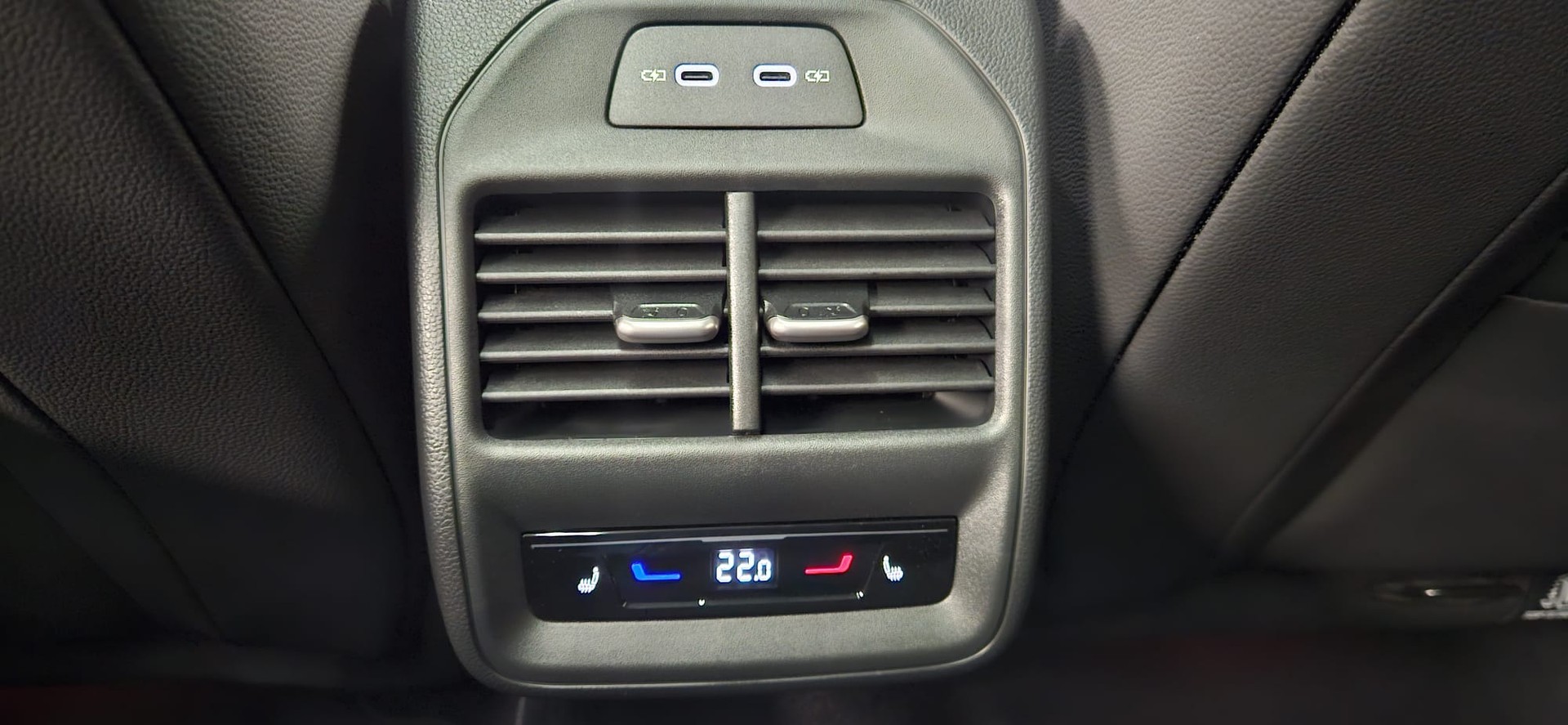 SKODA Superb Combi 2.0 TSI Sportline 4x4 DSG-image-16