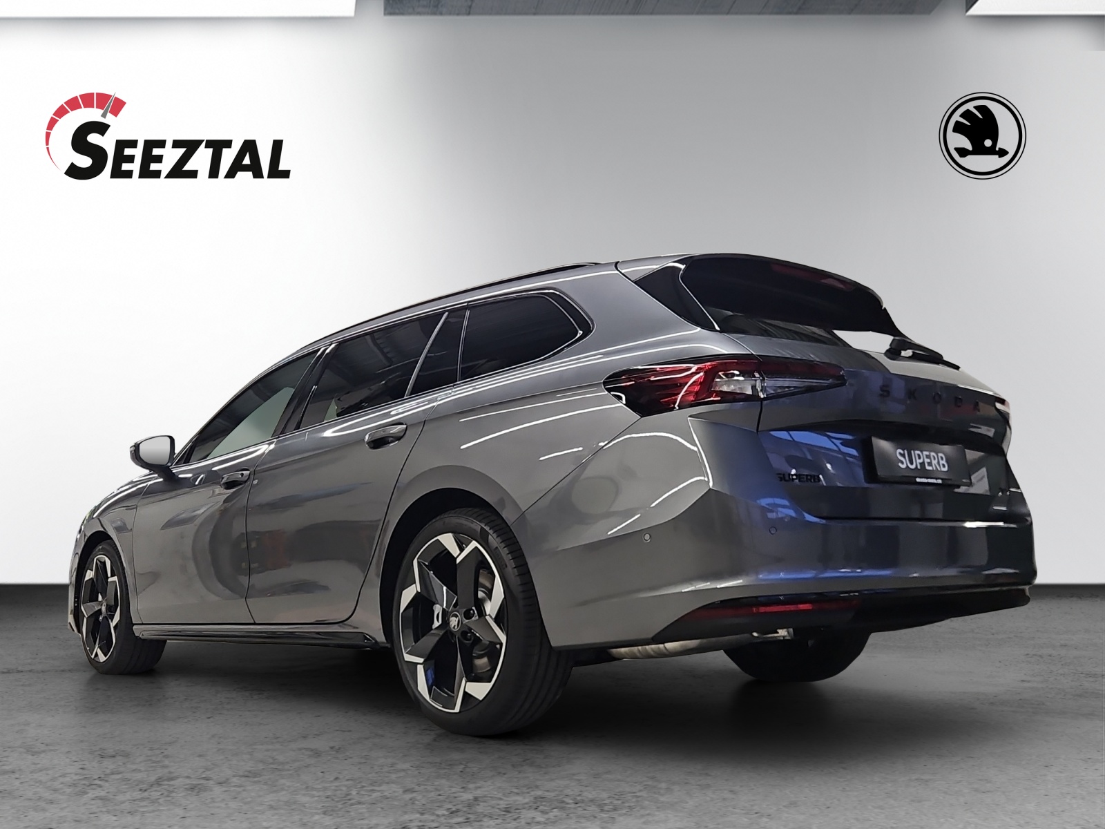 SKODA Superb Combi 2.0 TSI Sportline 4x4 DSG-image-3