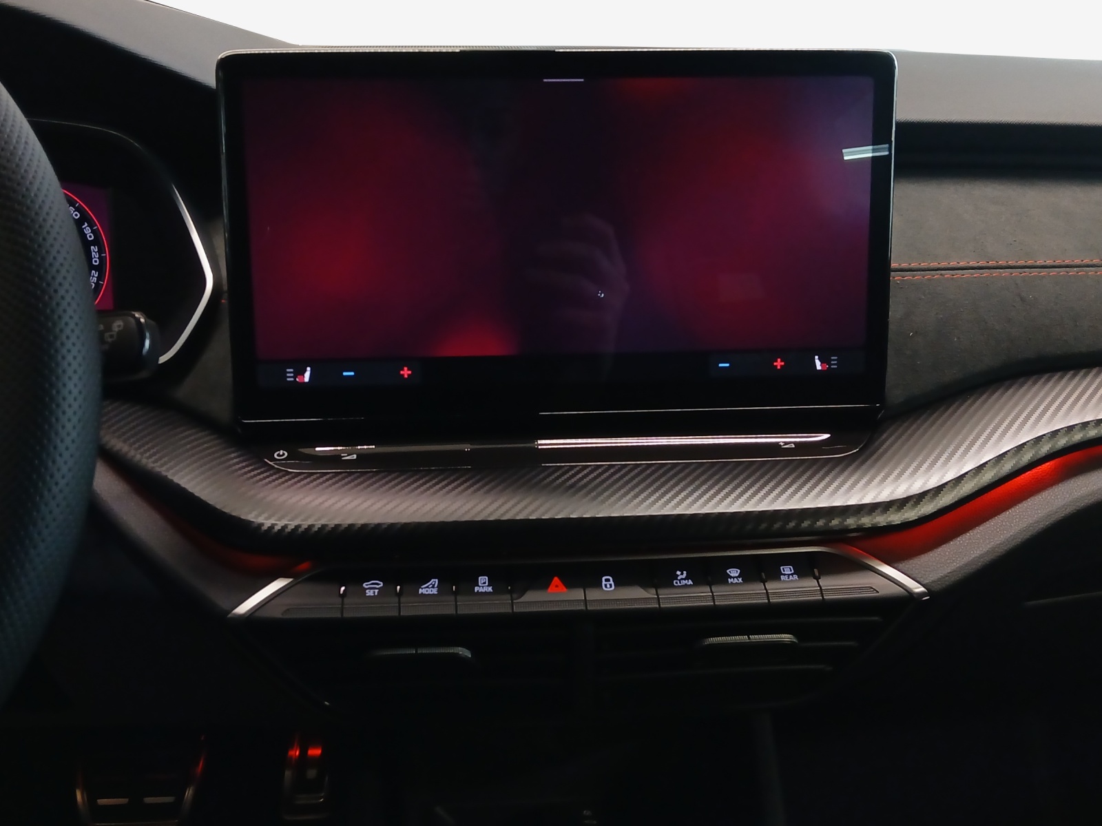 SKODA Octavia Combi 2.0 TSI DSG RS-image-10
