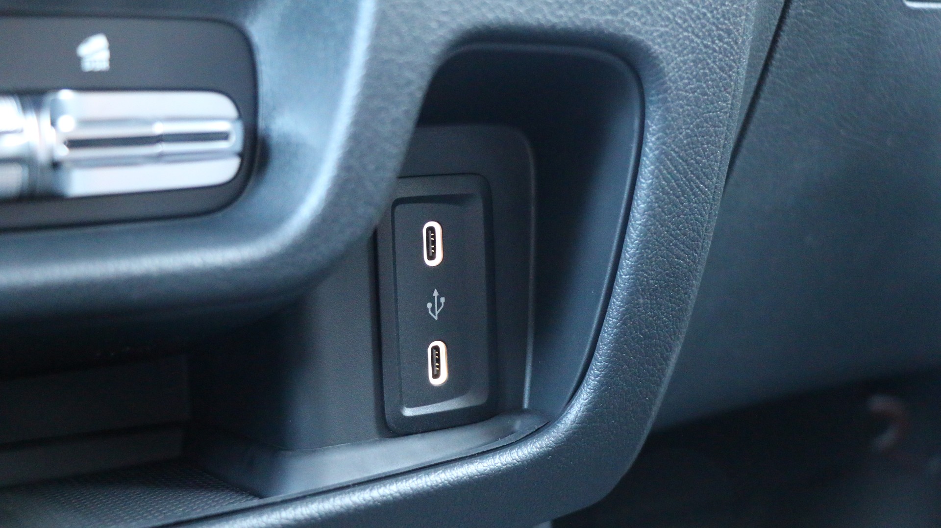 MERCEDES-BENZ Vito 114 KA PRO 3200mm L WORKER-image-14