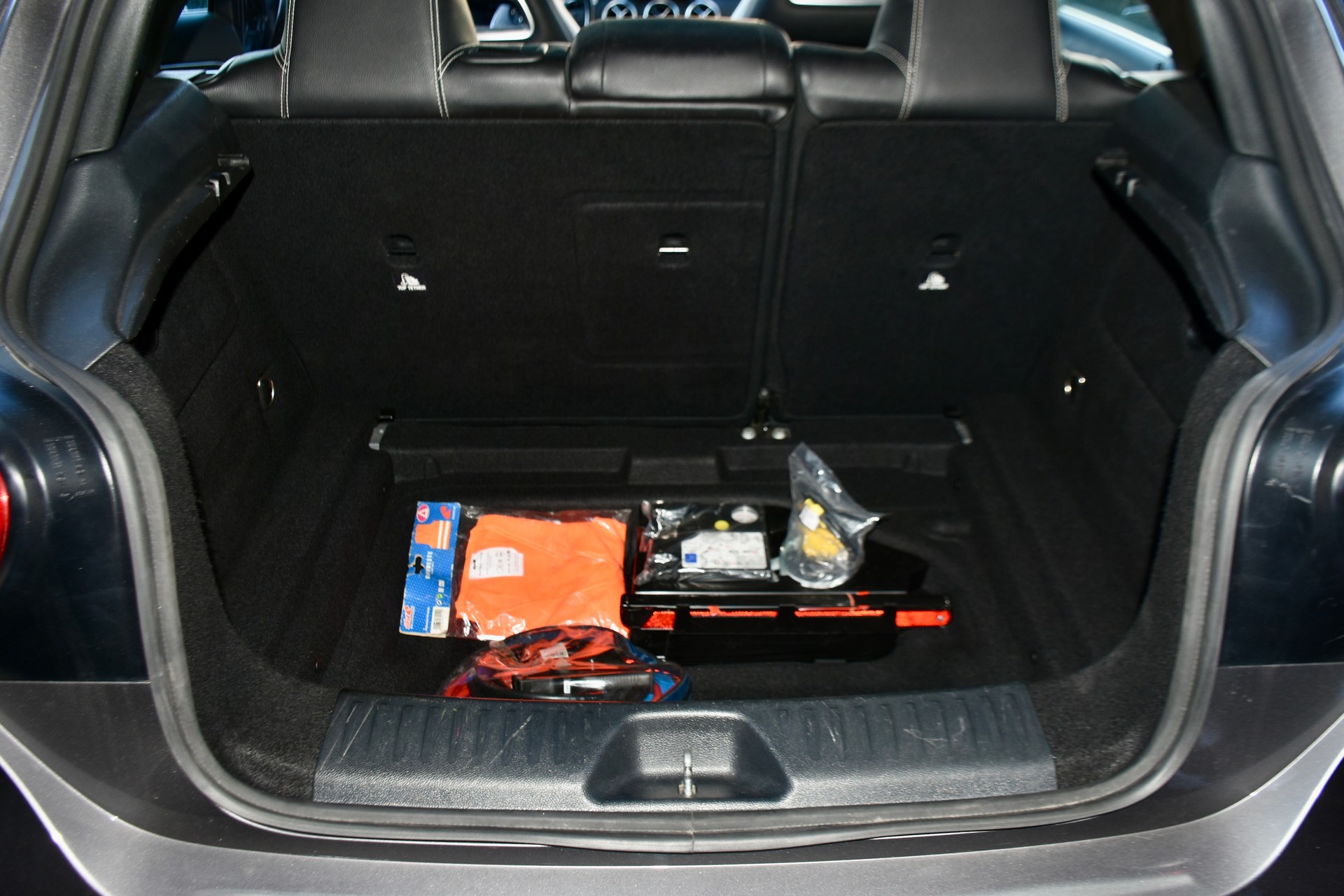 MERCEDES-BENZ A 180 Style 7G-DCT-image-10