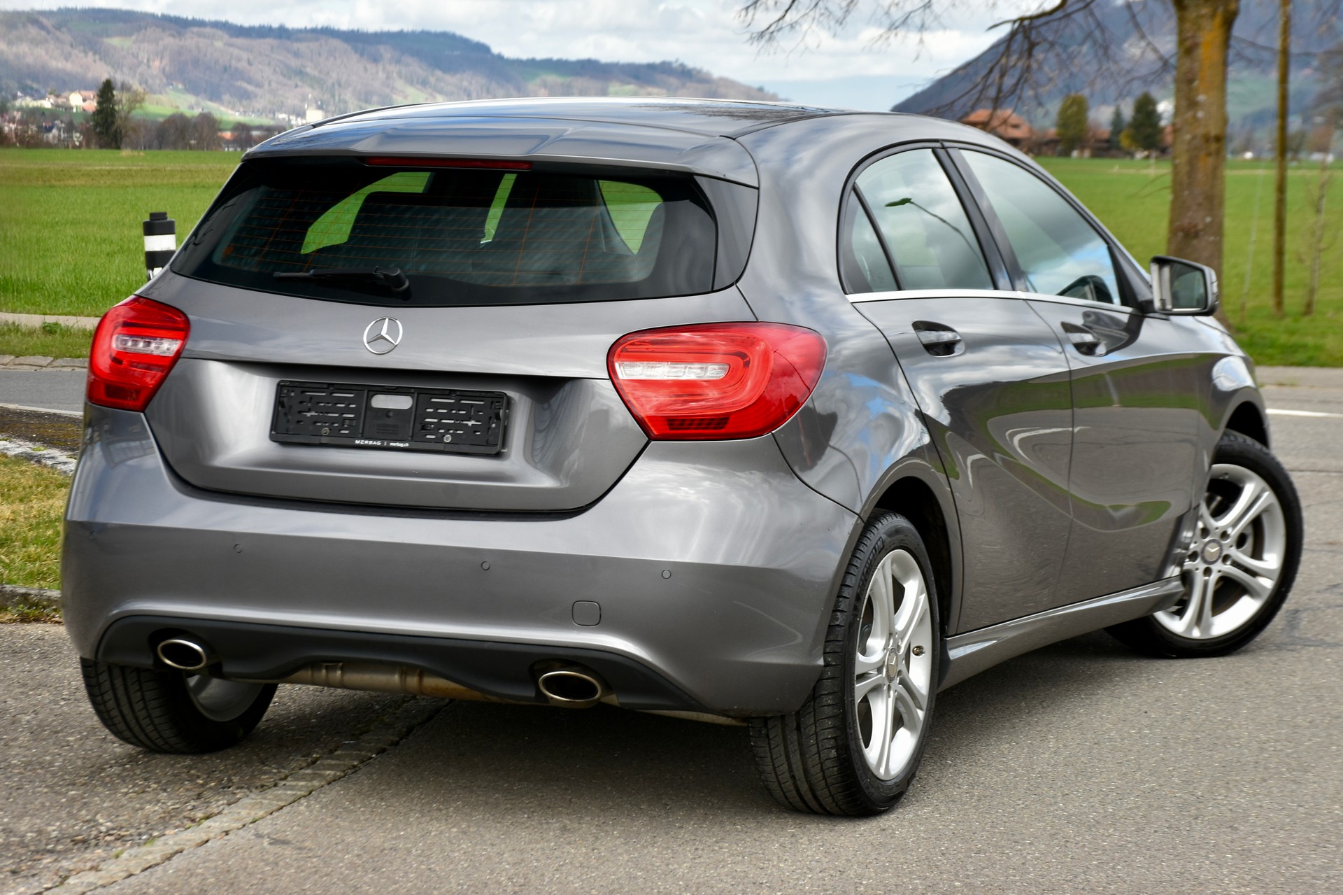 MERCEDES-BENZ A 180 Style 7G-DCT-showroom-element-3