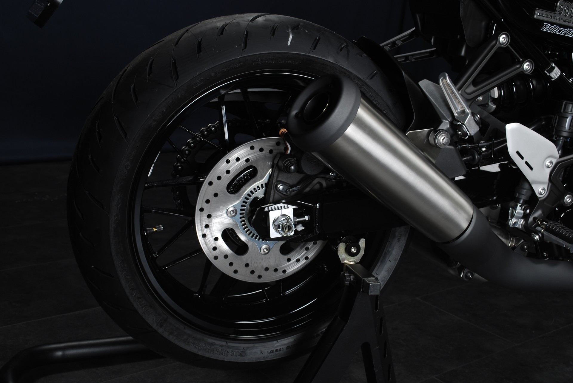 KAWASAKI Z 900 RS "Black Ball Edition" (85 kW) MY26-showroom-element-1
