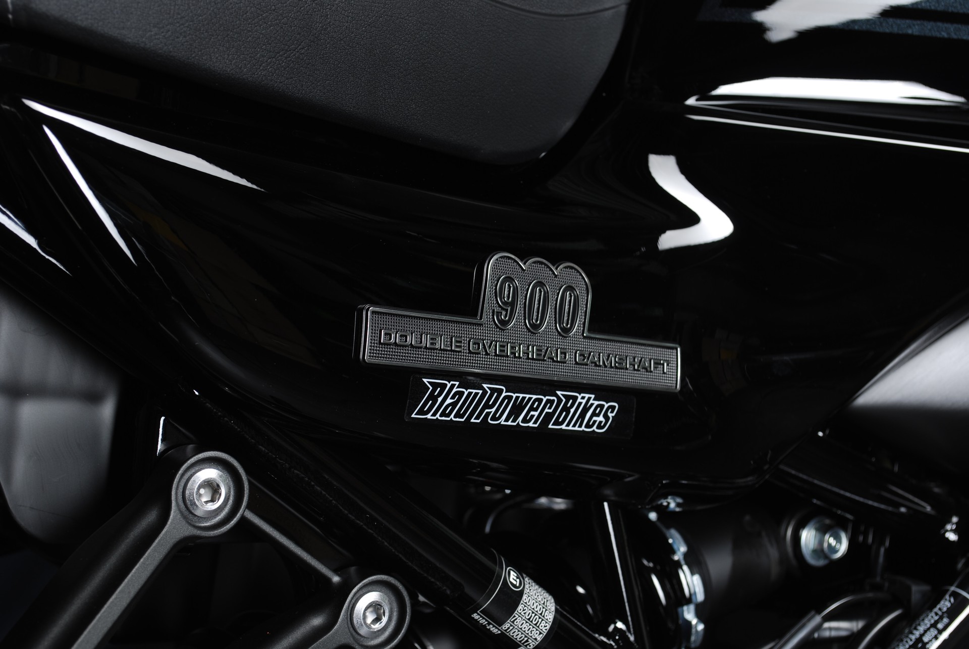 KAWASAKI Z 900 RS "Black Ball Edition" (85 kW) MY26-showroom-element-3