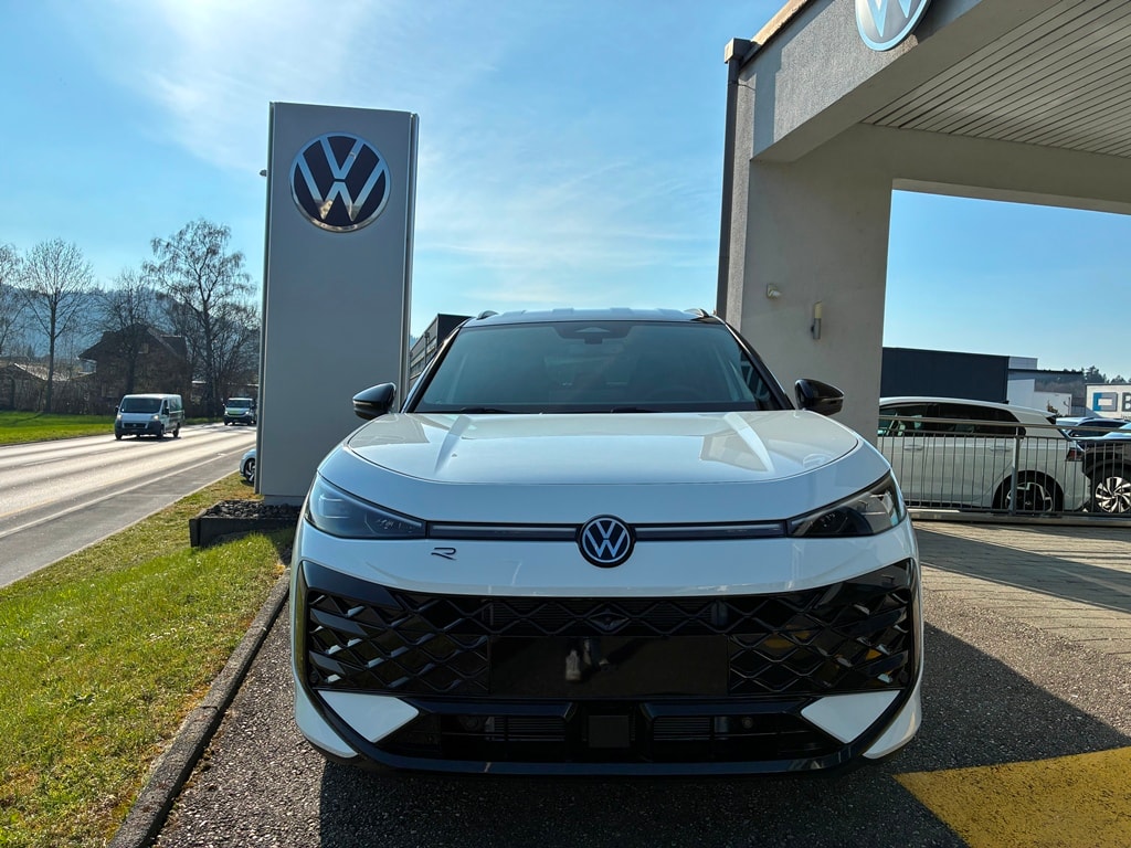 VW T-Roc 1.5 eTSI mHEV R-Line DSG-showroom-element-3