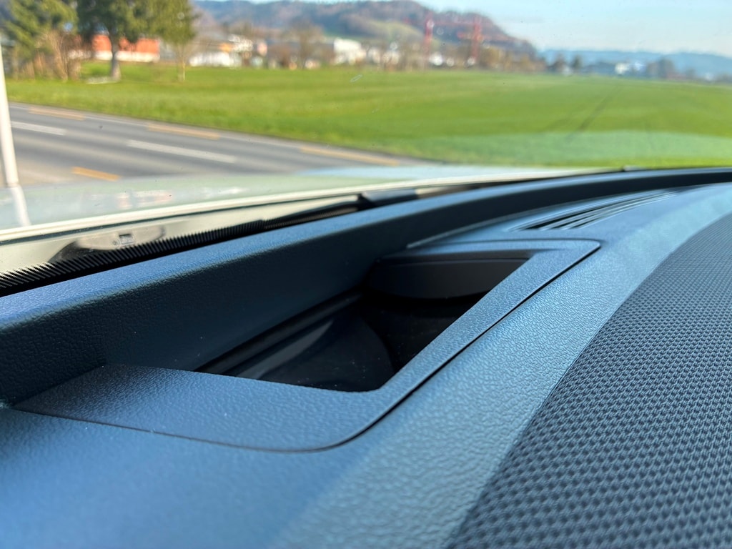 VW T-Roc 1.5 eTSI mHEV R-Line DSG-image-10