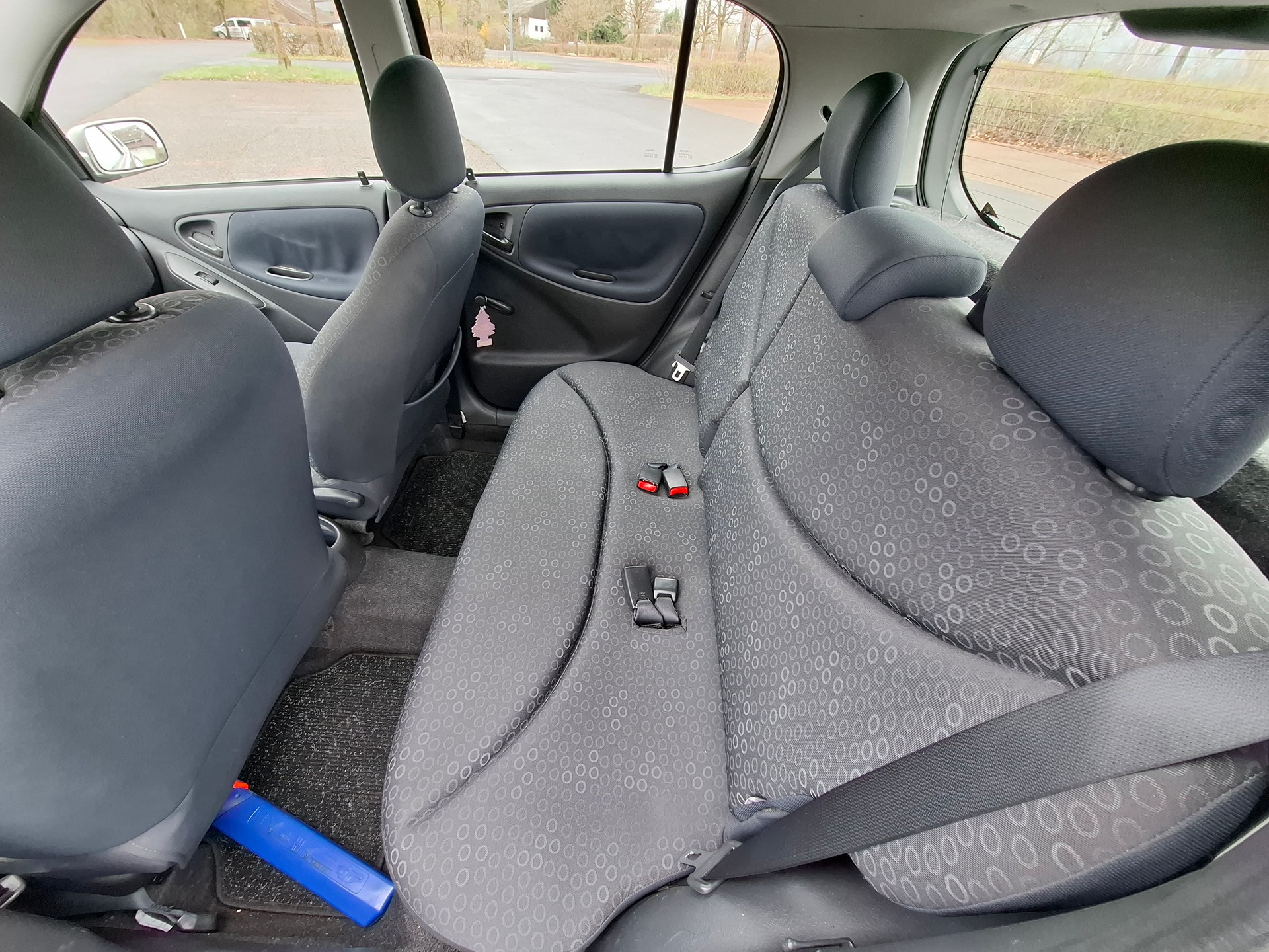 TOYOTA Yaris 1.3 Linea Sol-image-8