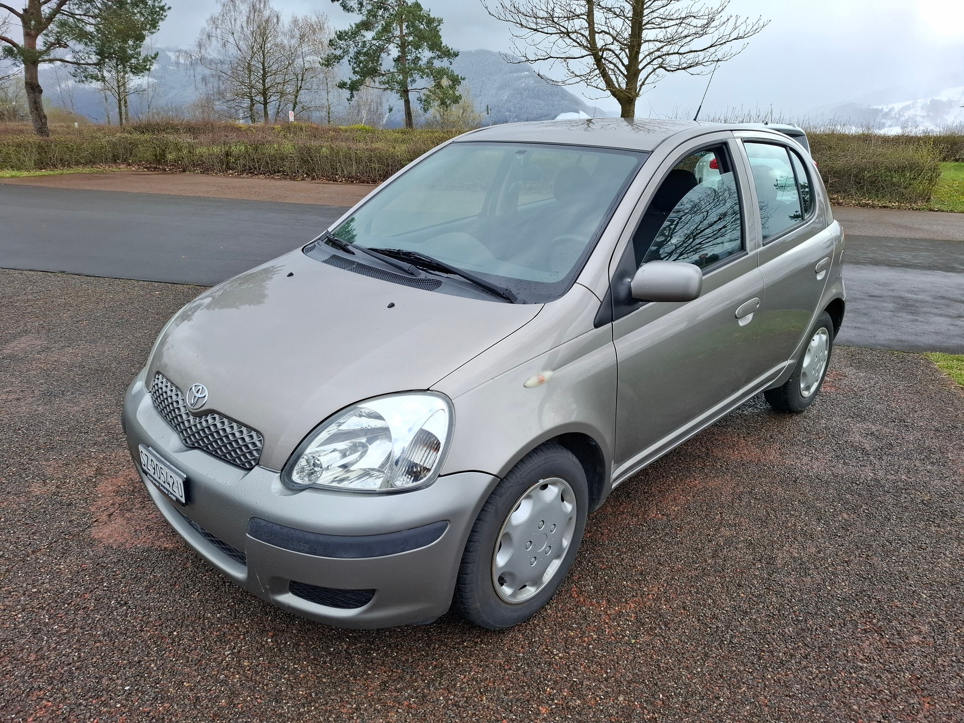 TOYOTA Yaris 1.3 Linea Sol-image-2