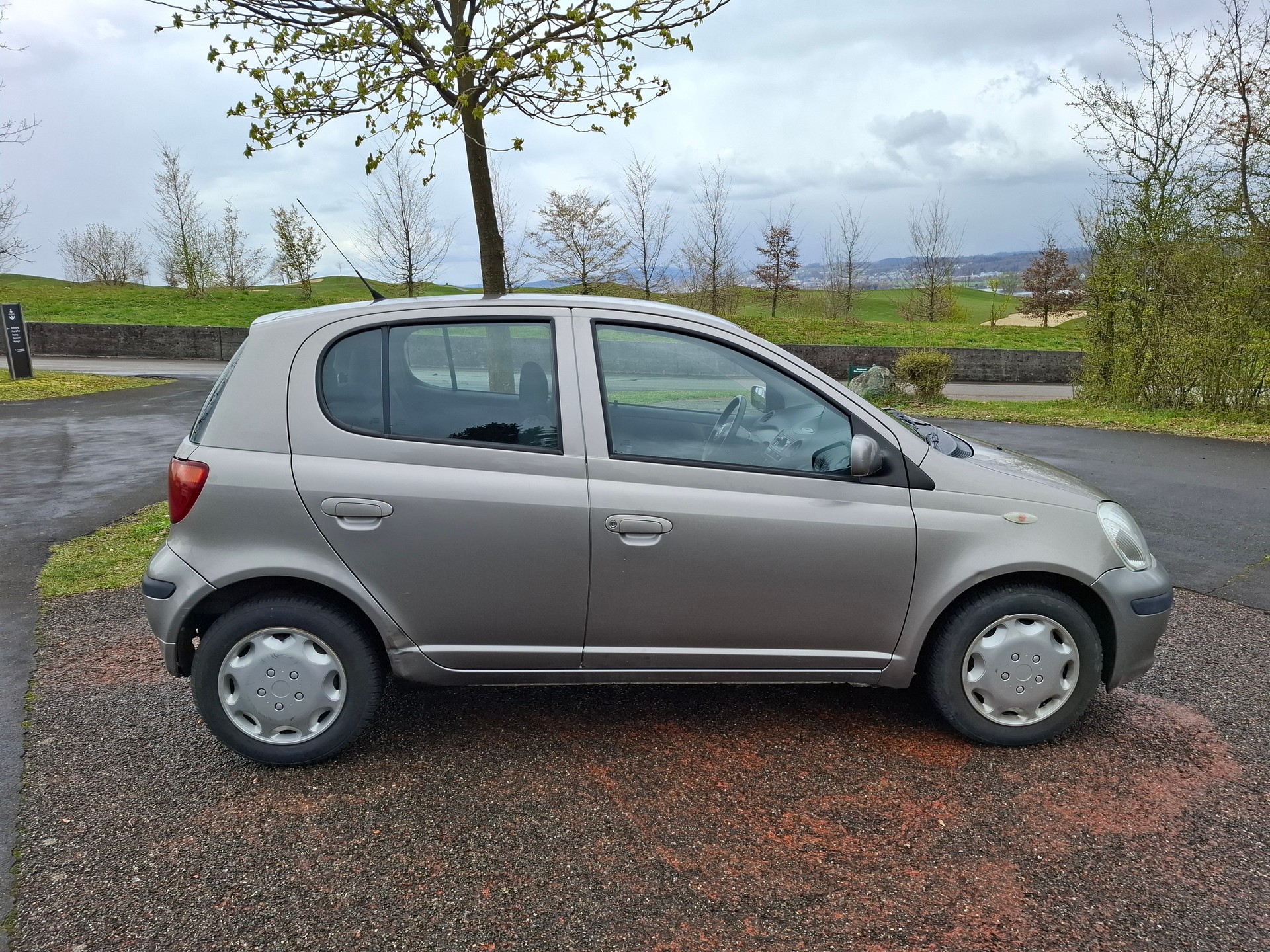 TOYOTA Yaris 1.3 Linea Sol-image-4