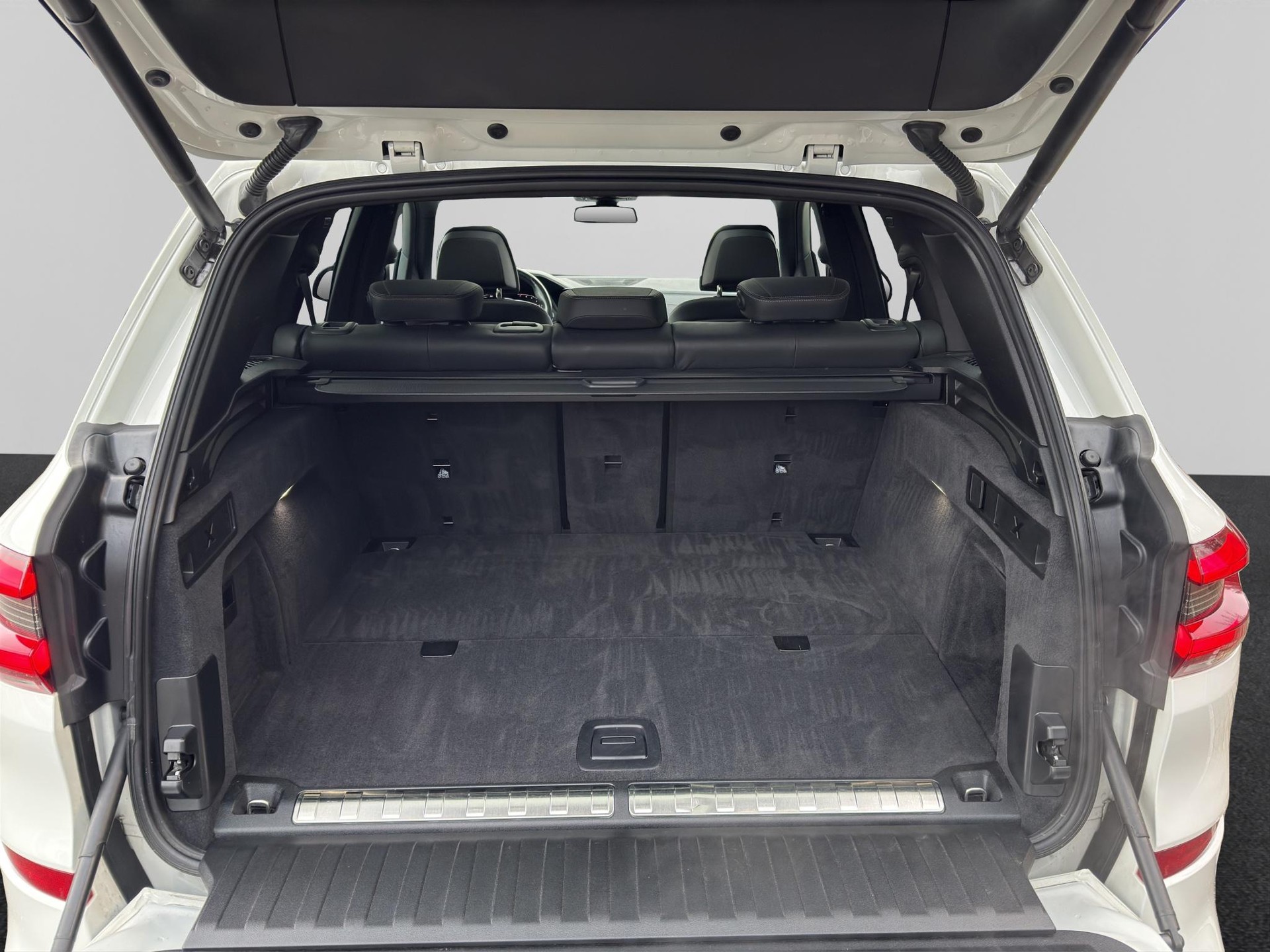 BMW X5 xDrive45e M Sport-image-18