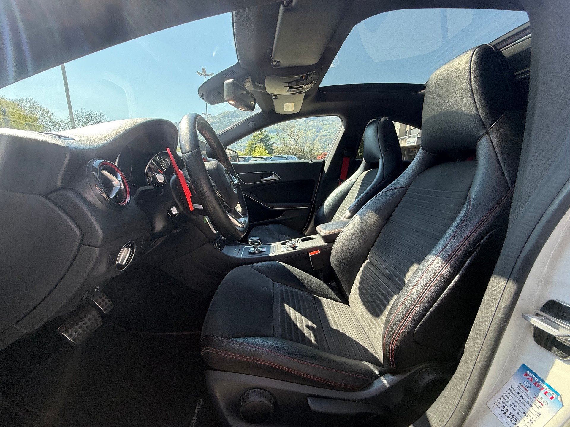MERCEDES-BENZ CLA 45 AMG 4Matic Speedshift-image-8