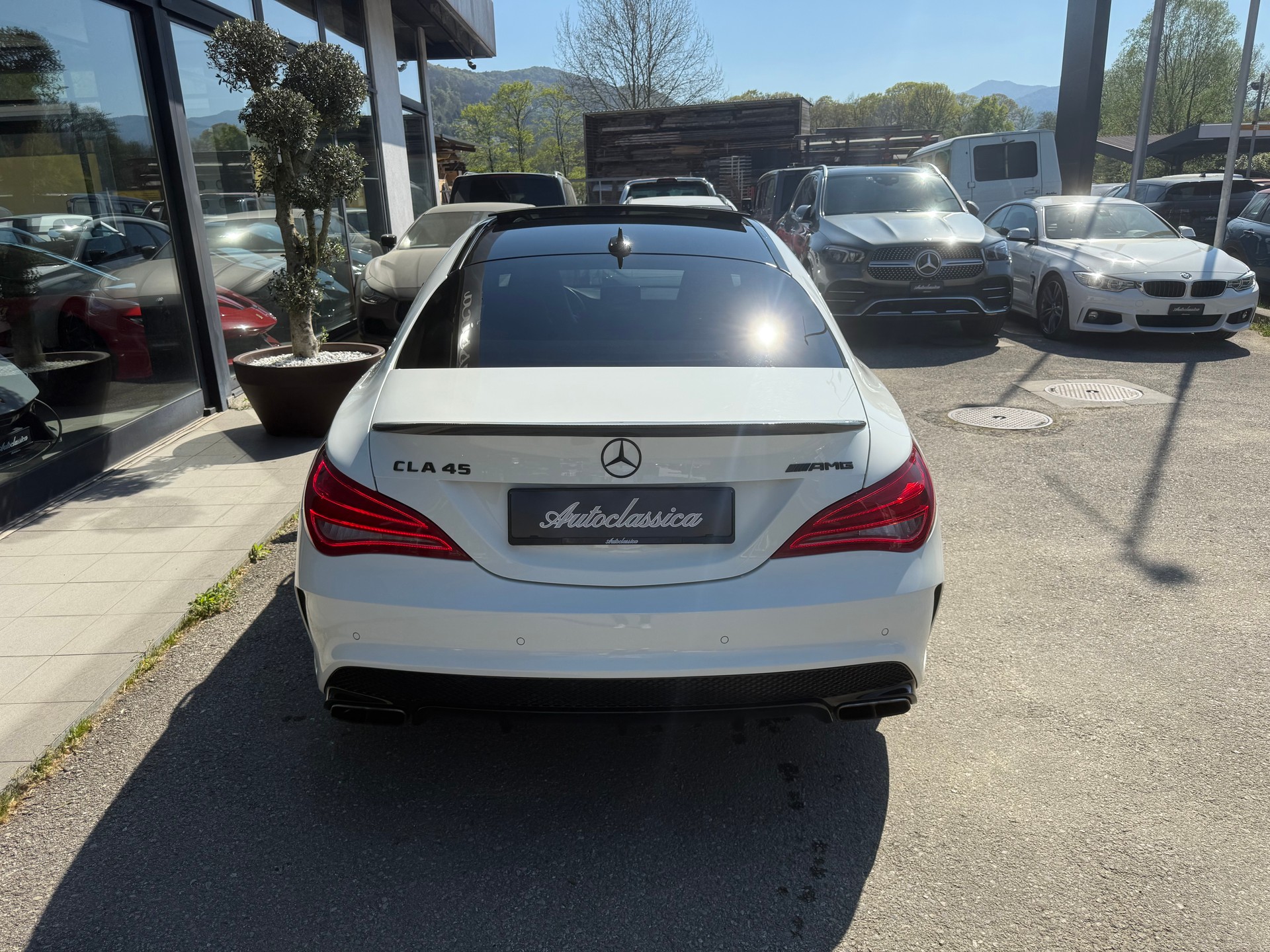 MERCEDES-BENZ CLA 45 AMG 4Matic Speedshift-image-2