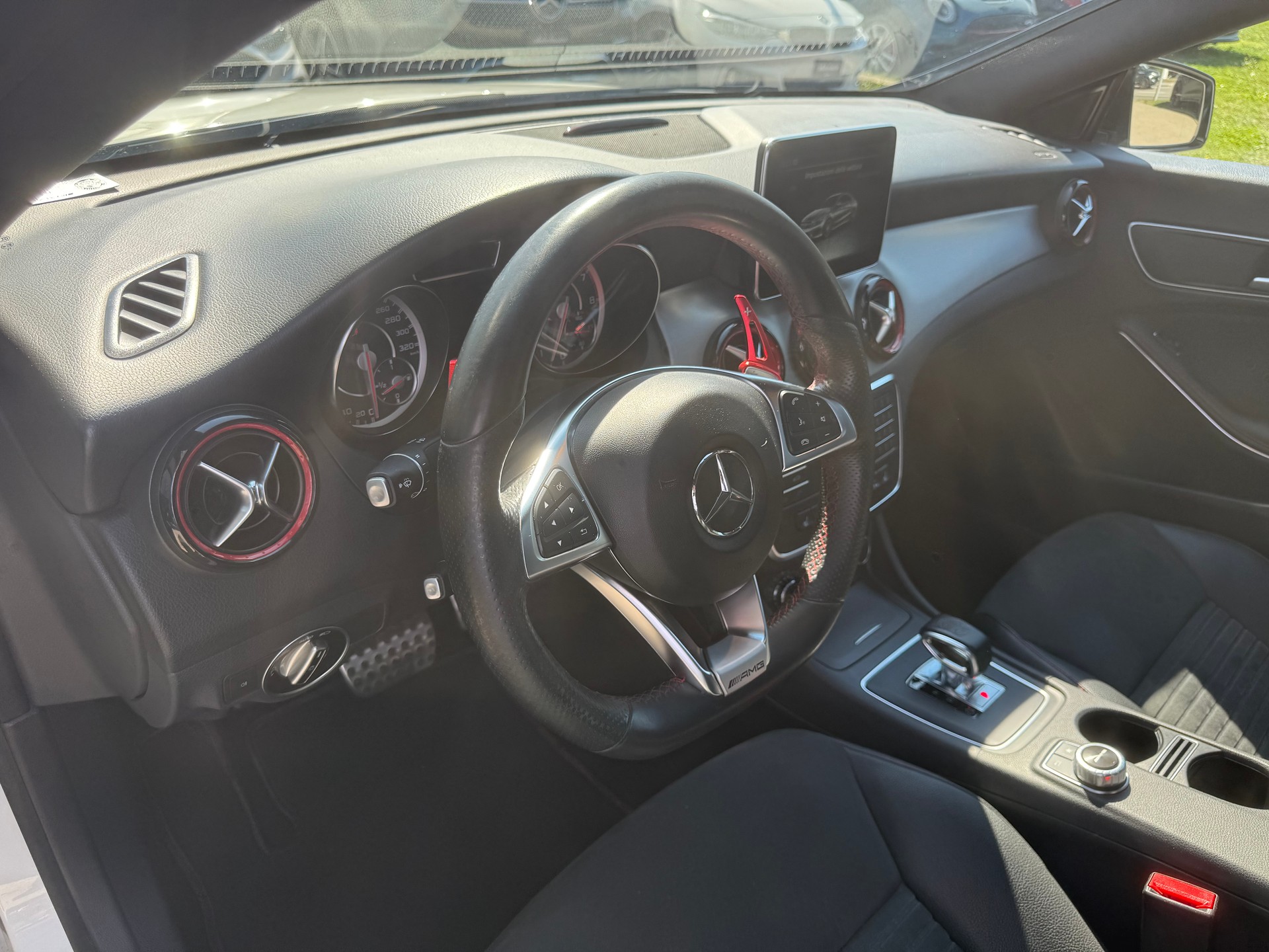 MERCEDES-BENZ CLA 45 AMG 4Matic Speedshift-image-13