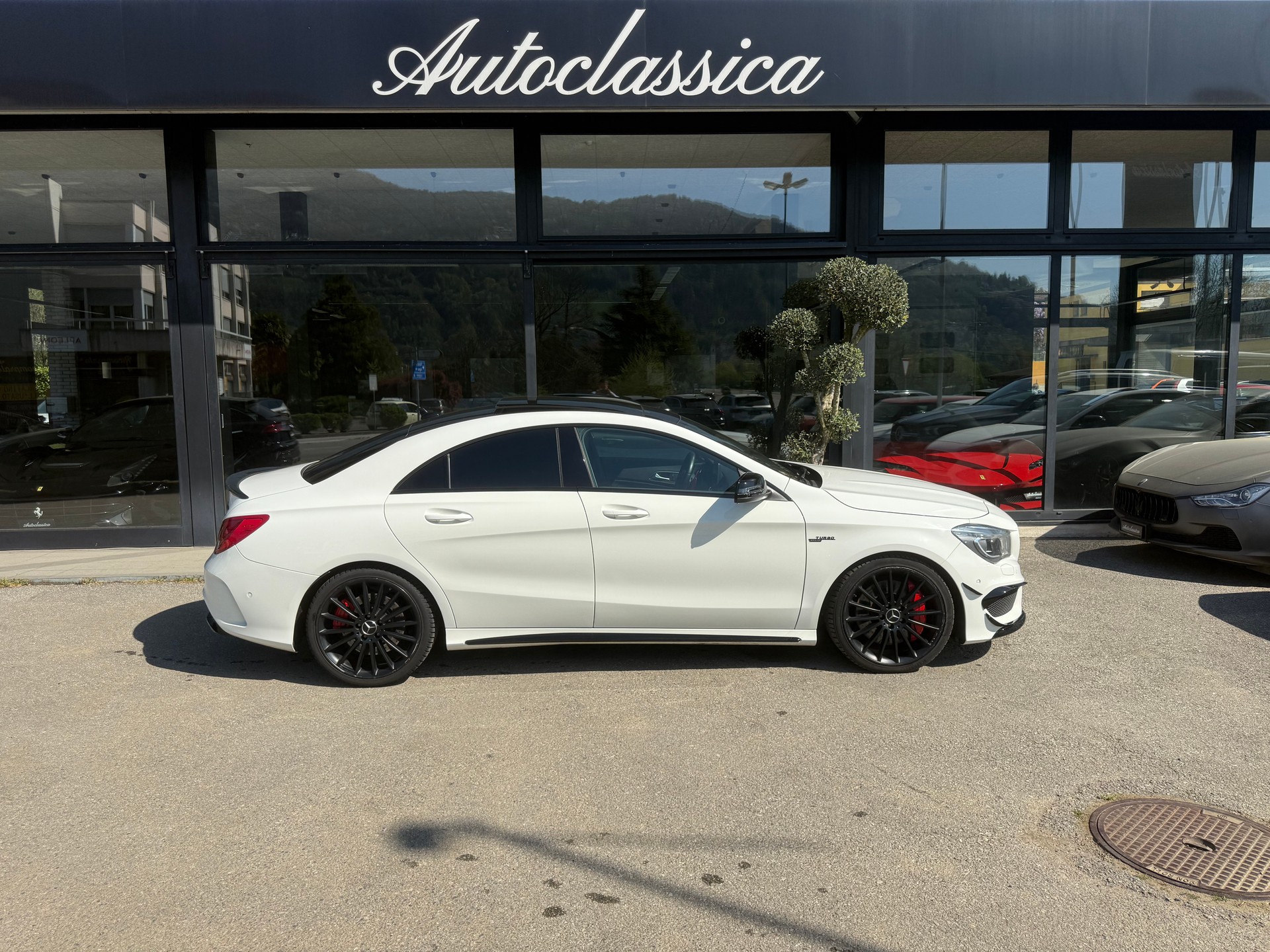 MERCEDES-BENZ CLA 45 AMG 4Matic Speedshift-image-3