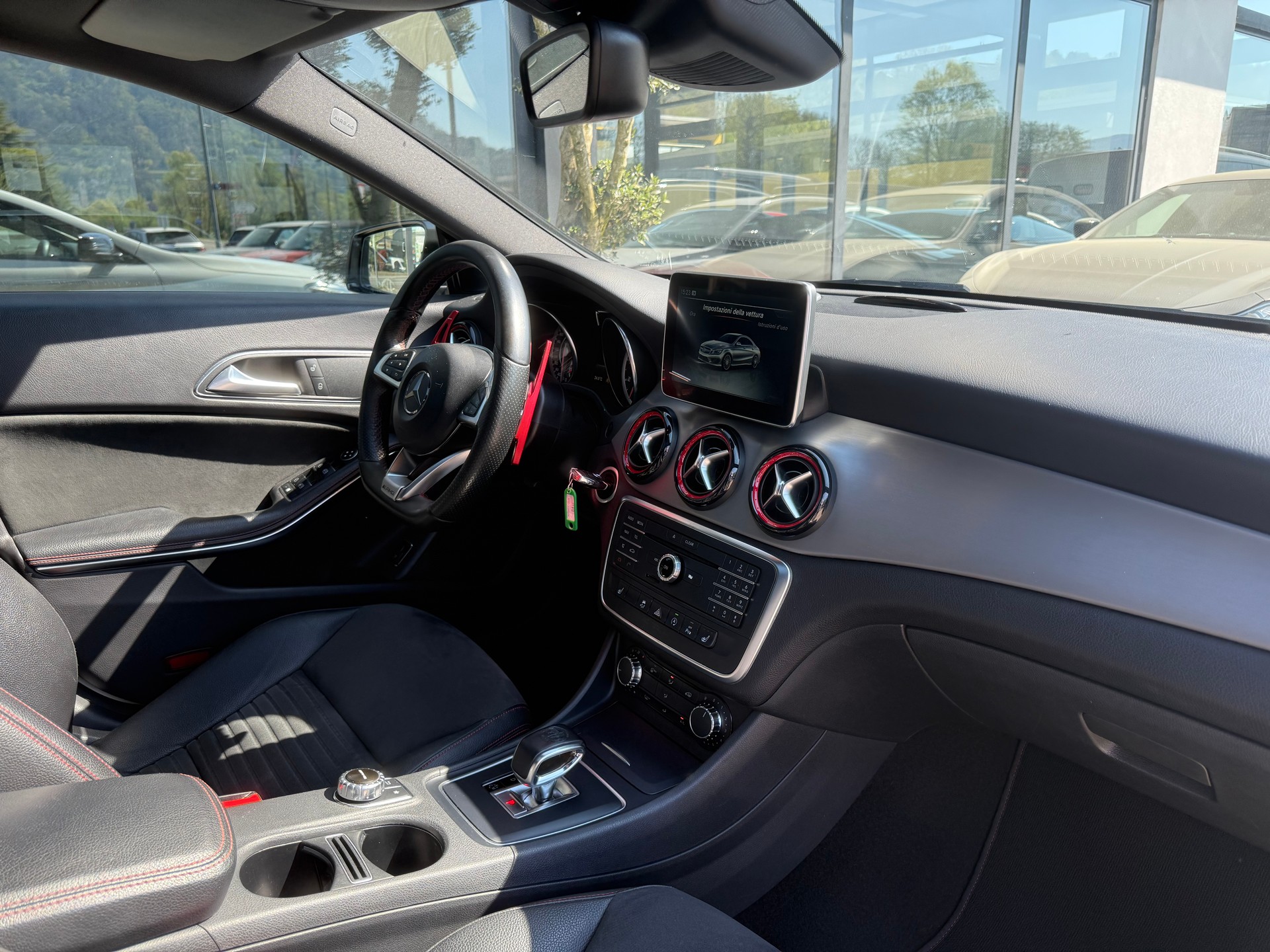 MERCEDES-BENZ CLA 45 AMG 4Matic Speedshift-image-12