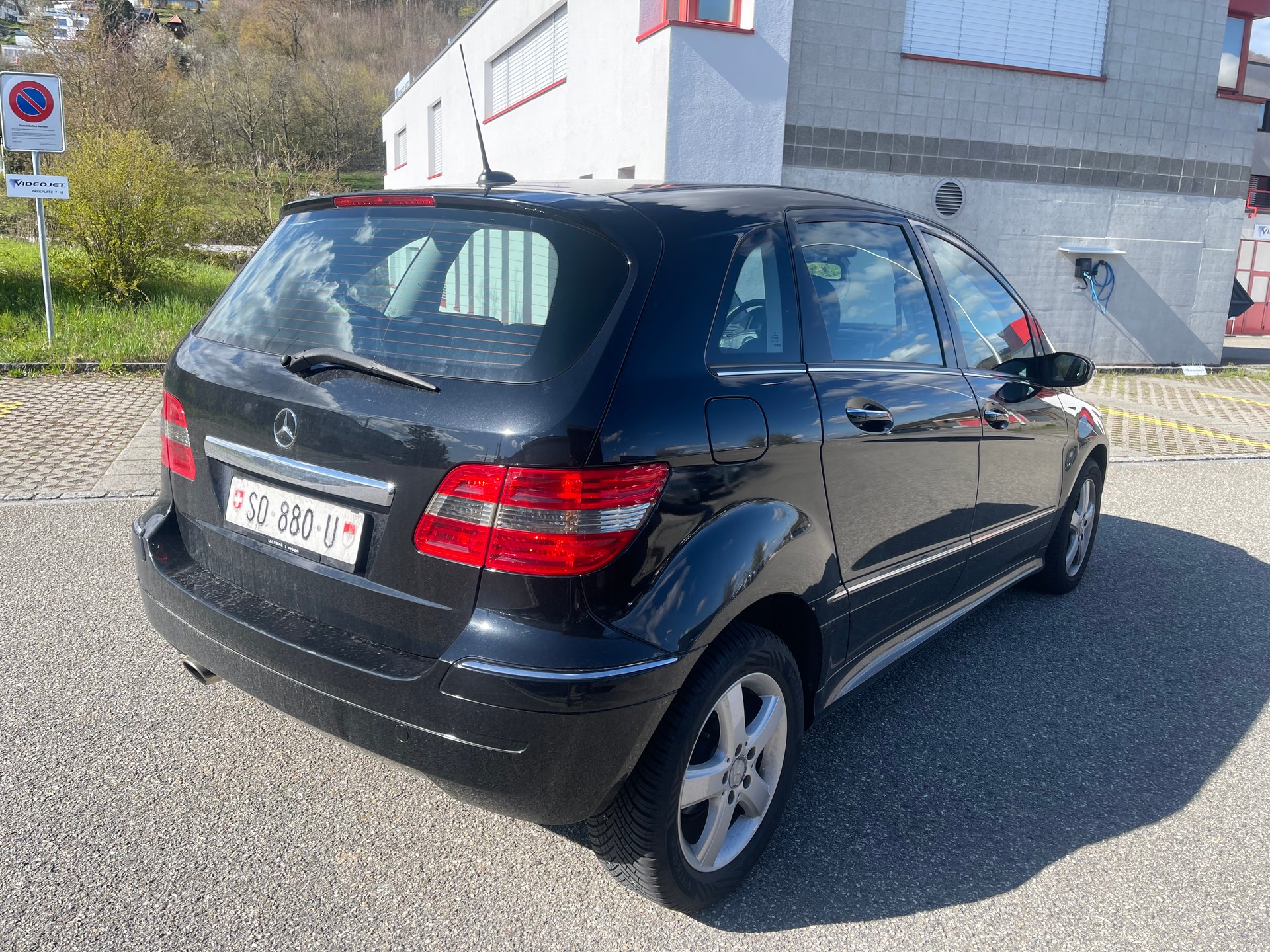 MERCEDES-BENZ B 200-image-4