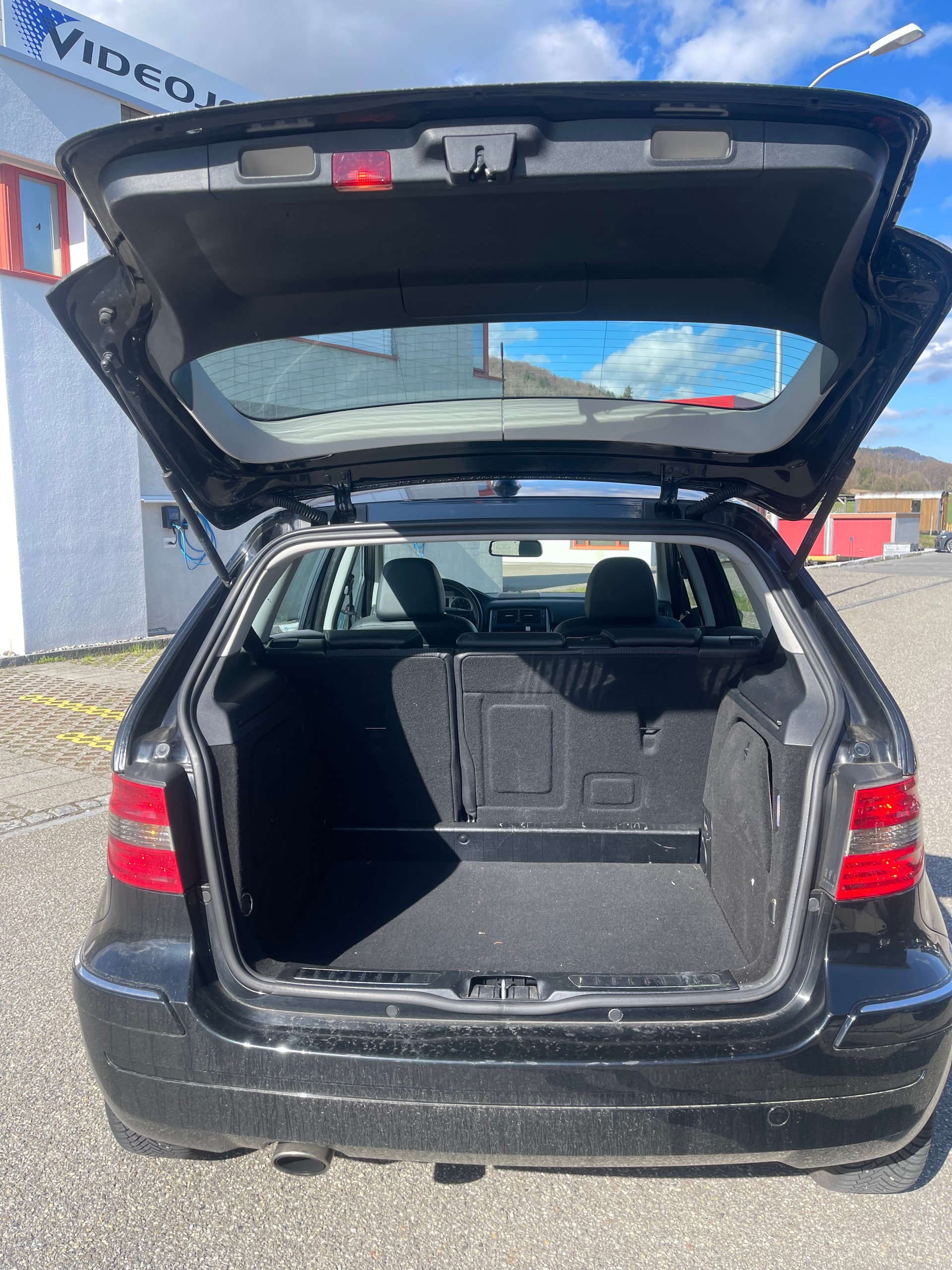 MERCEDES-BENZ B 200-image-13