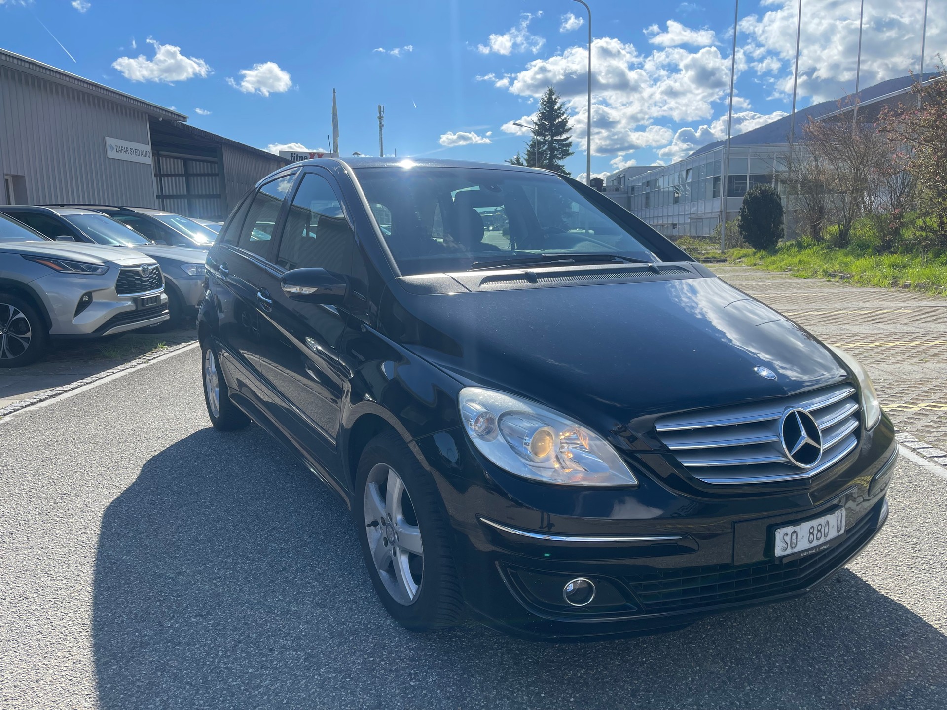 MERCEDES-BENZ B 200-image-2