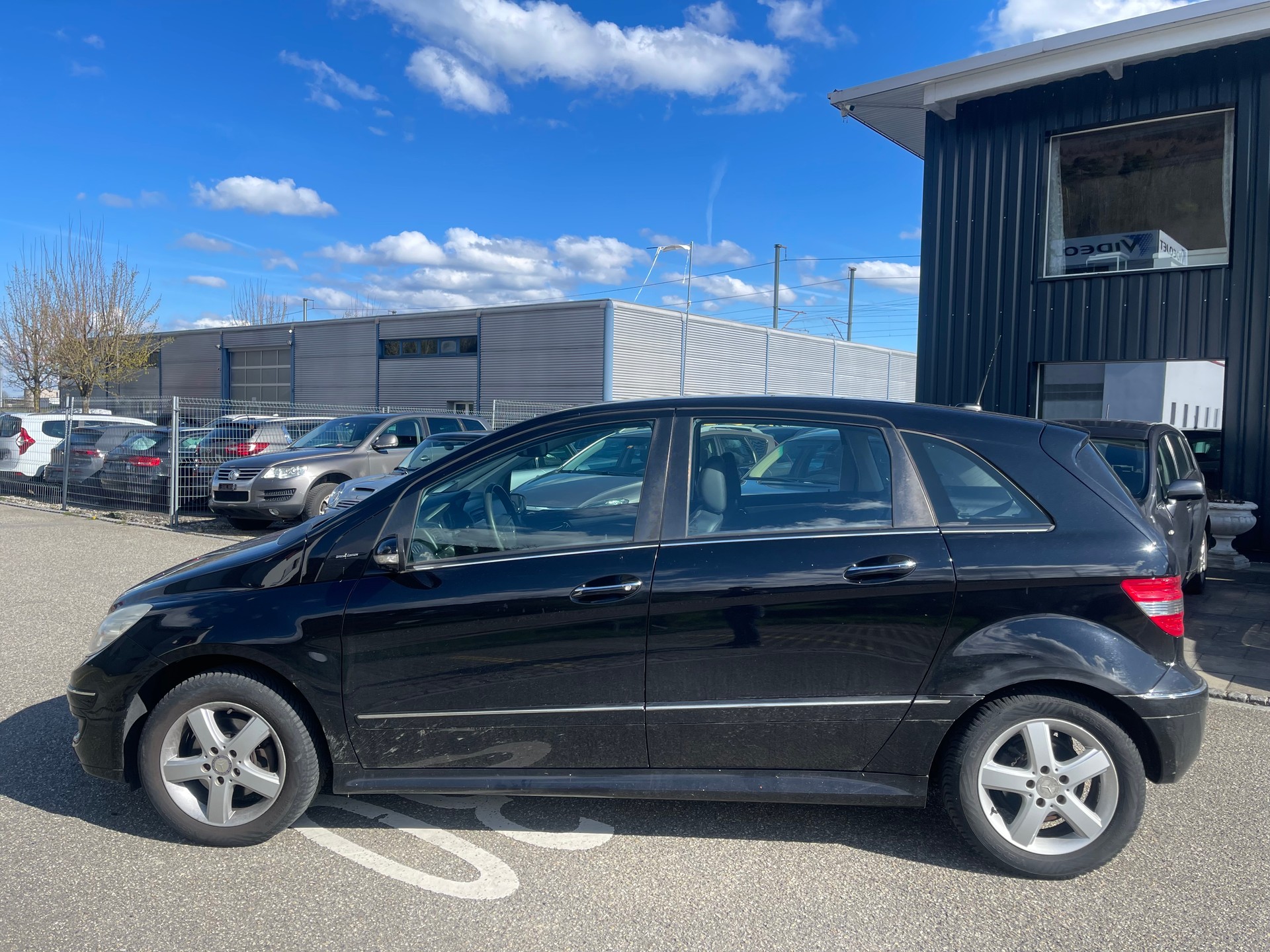 MERCEDES-BENZ B 200-image-7