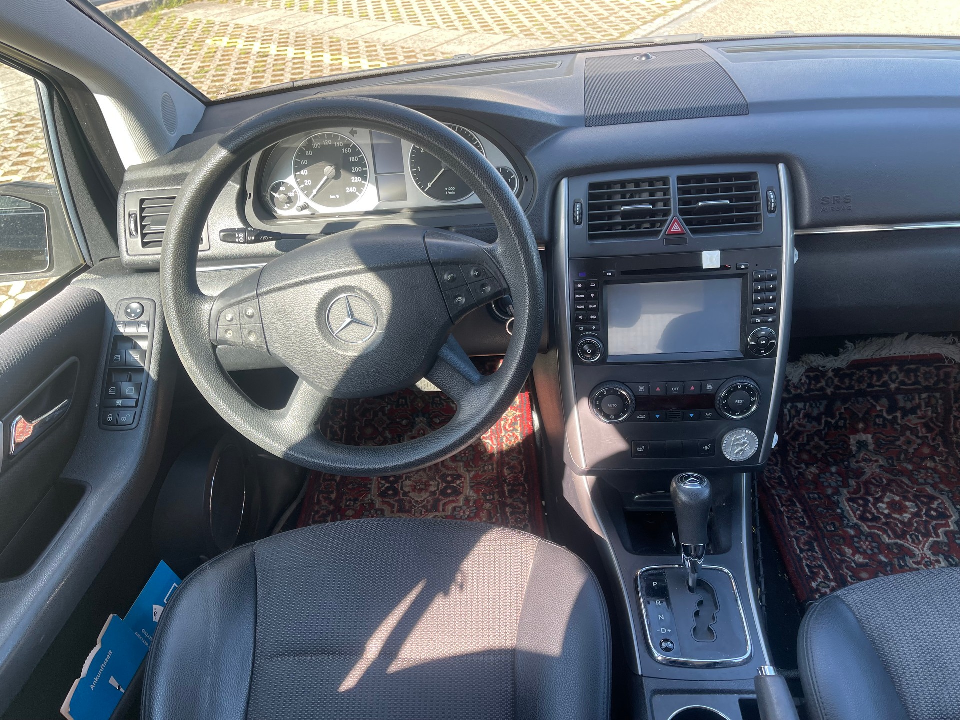 MERCEDES-BENZ B 200-image-9