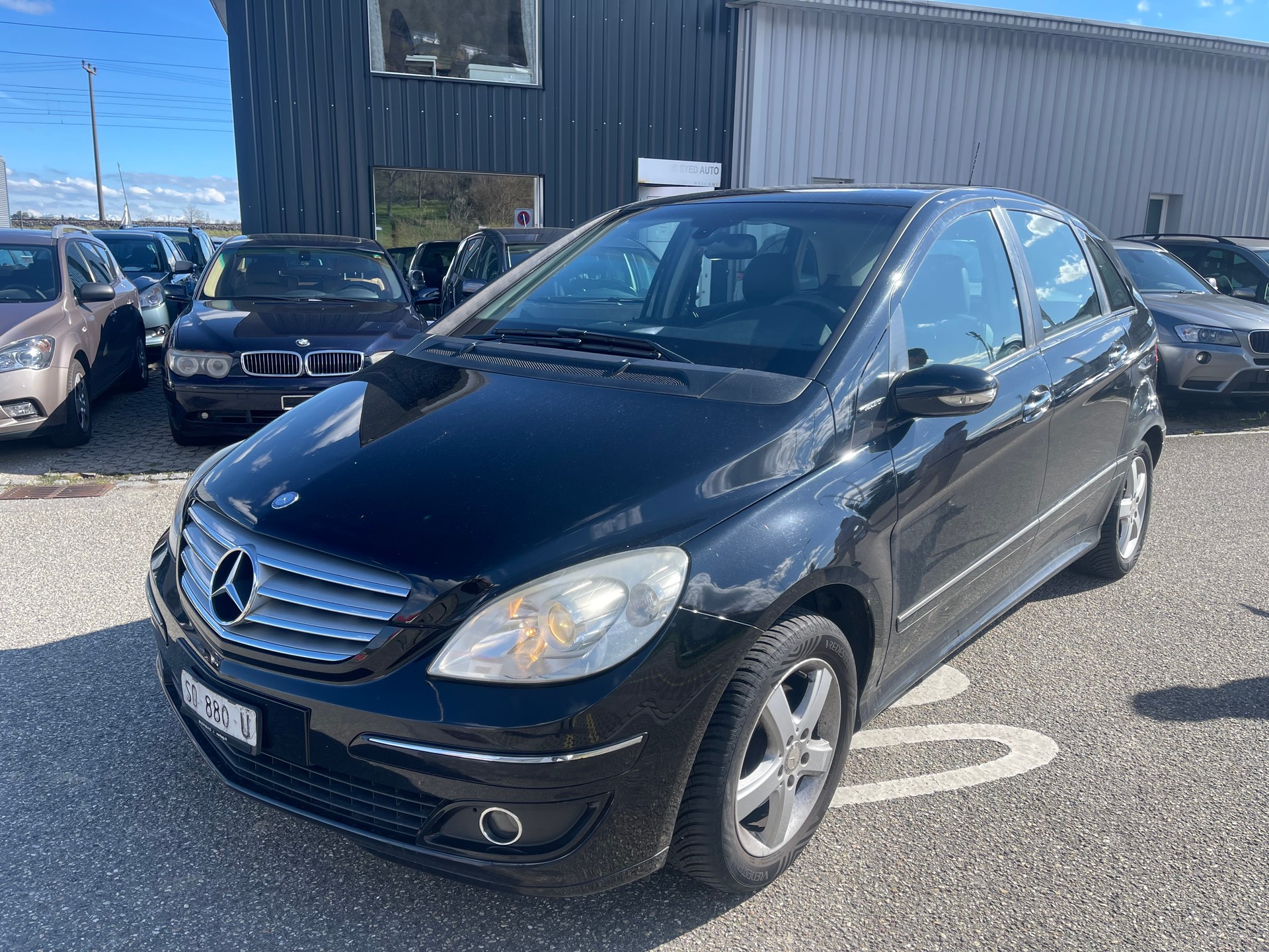 MERCEDES-BENZ B 200-image-0